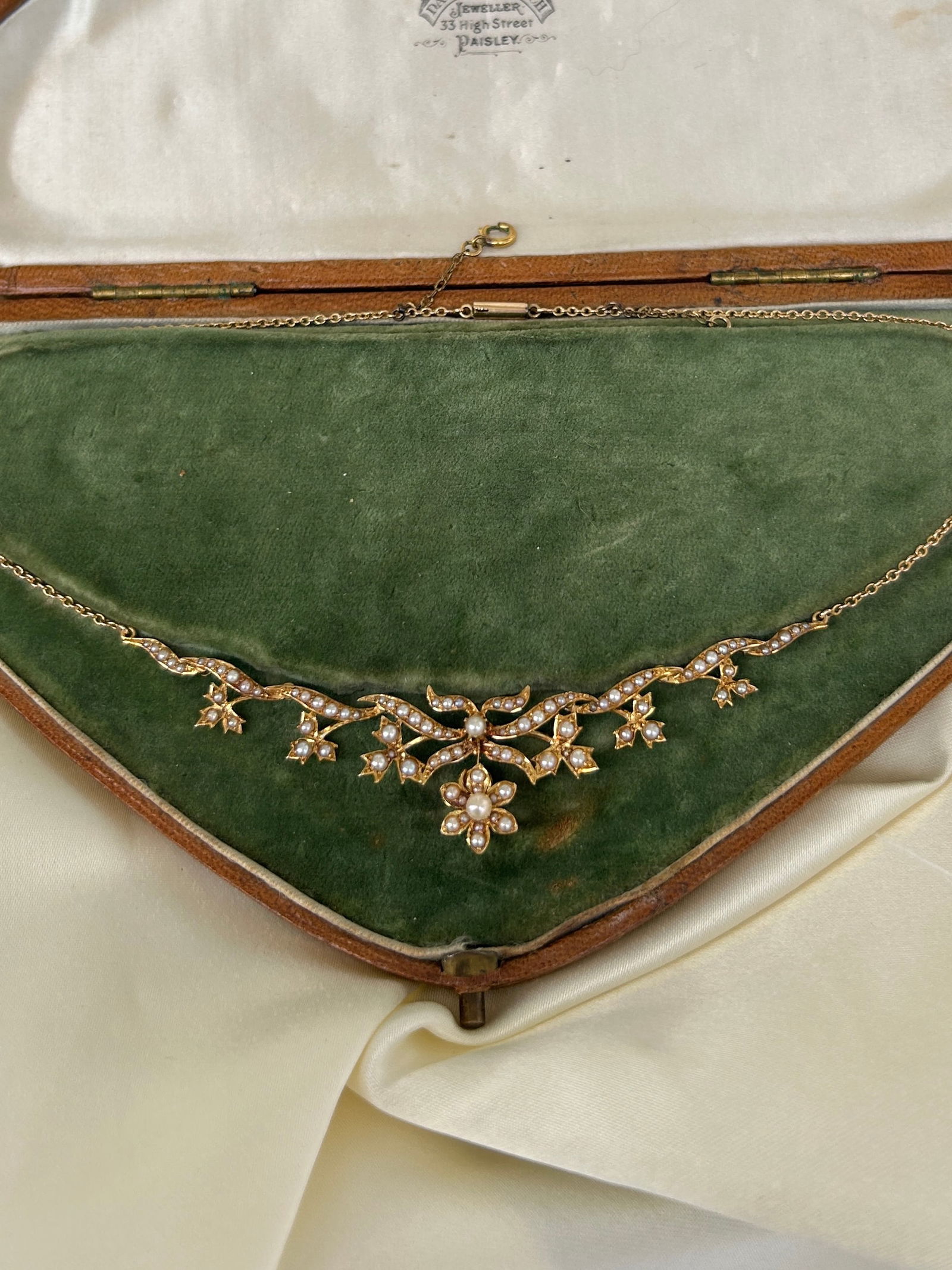 Antique Boxed 15ct Yellow Gold Pearl Flower Necklace - 7