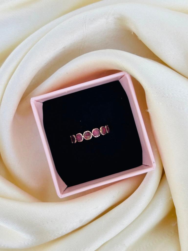 Antique Georgian Era Flat Cut Garnet Full Eternity Band Ring in Gold - 6