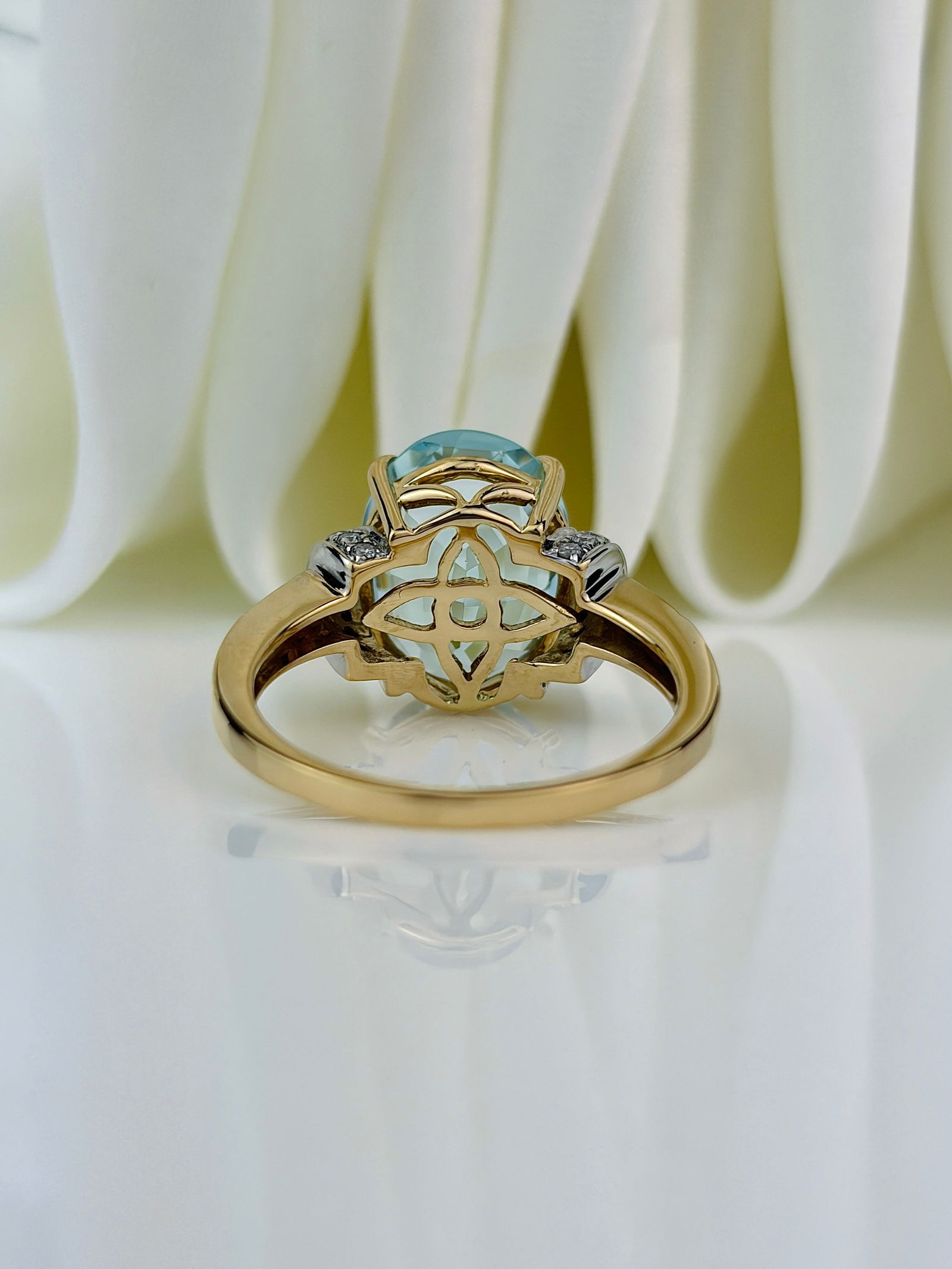 OUTSTANDING 18CT YELLOW GOLD AQUAMARINE AND DIAMOND RING - 3