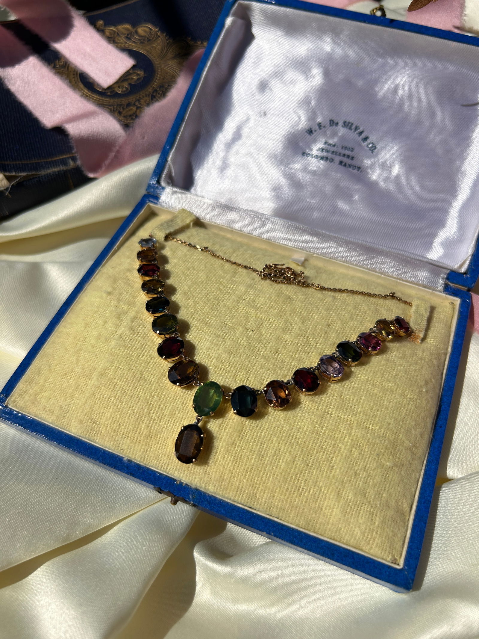 Antique C.1910 18ct Yellow Gold Multigem Necklace with Tourmaline, Iolite, Sapphire, Spinel, Quartz - 2