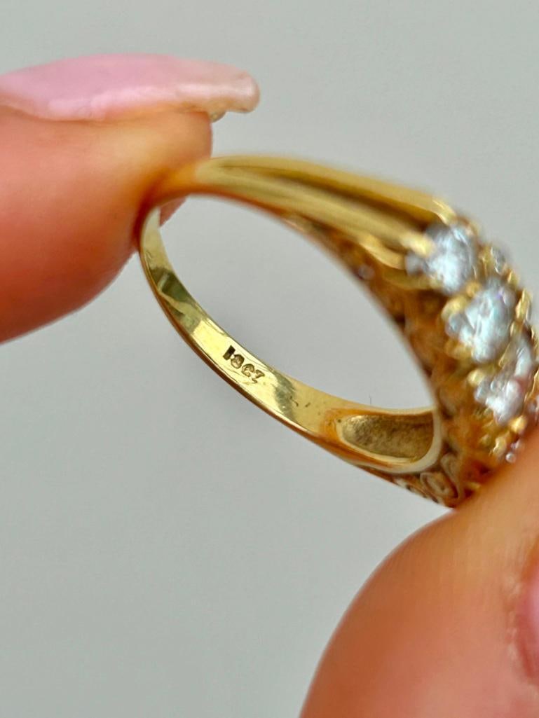 Large Diamond 5 Stone Ring with Diamond Points Approx 1.10ct in 18ct Yellow Gold - 5