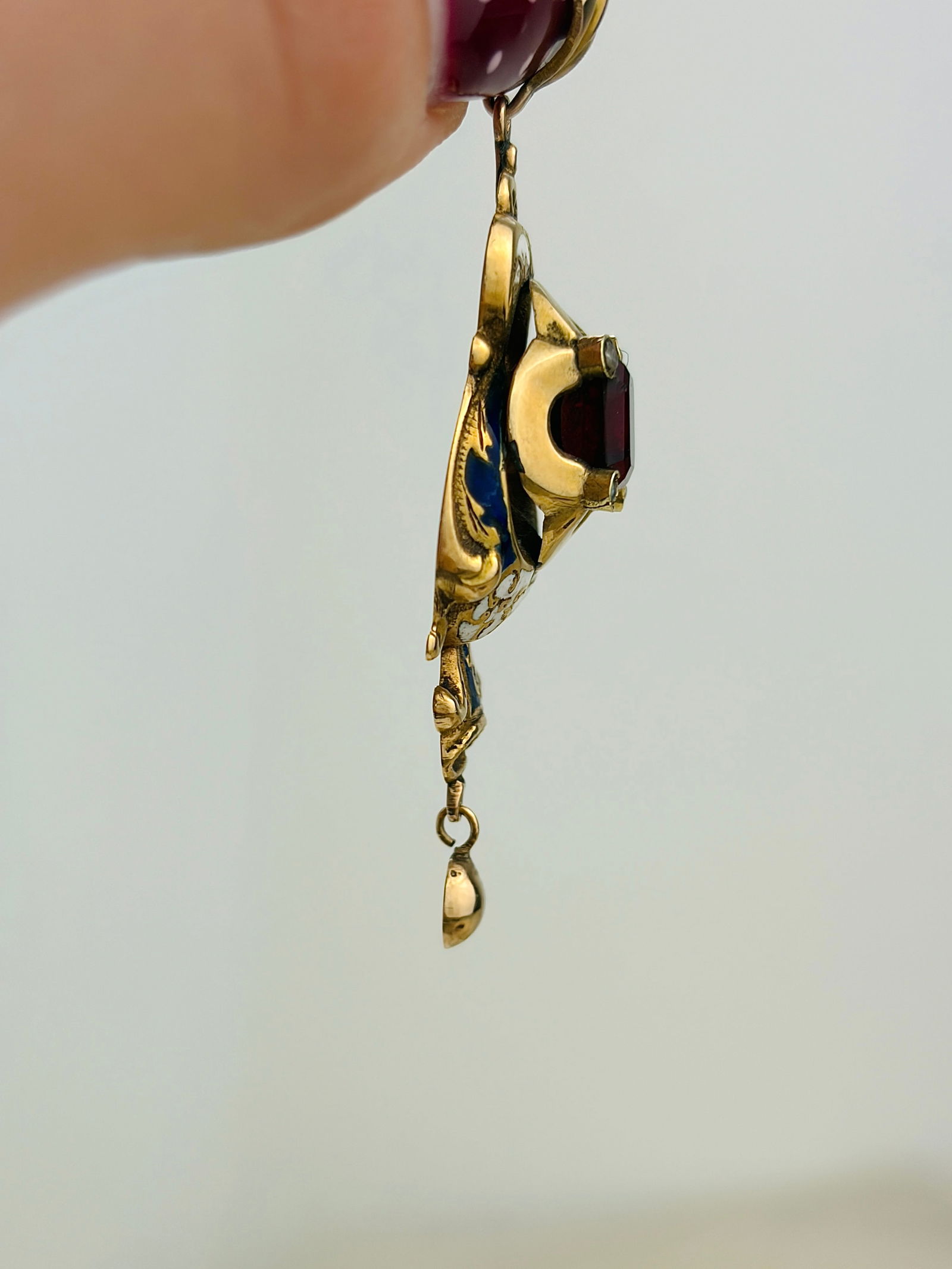 ANTIQUE 18CT YELLOW GOLD GARNET AND ENAMEL DROP PENDANT - 4