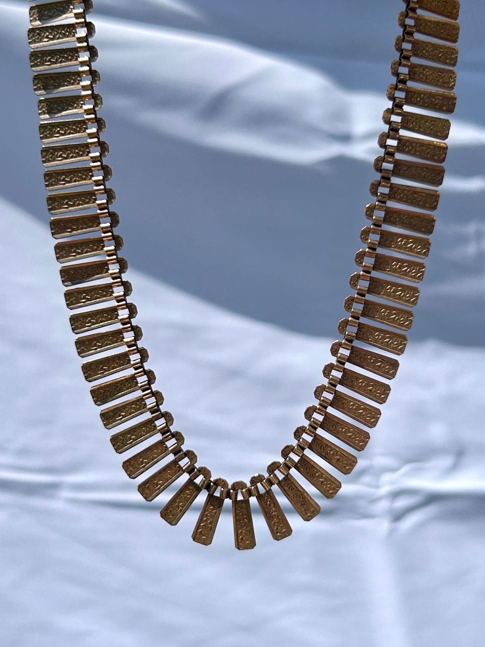 Fabulous textured 9ct gold collar /necklace - 2