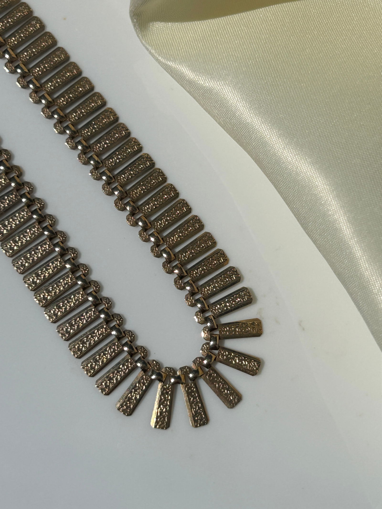 Fabulous textured 9ct gold collar /necklace - 3