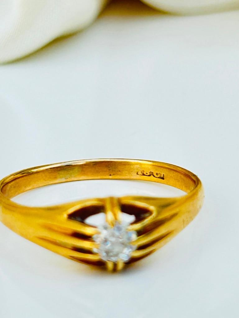 Chunky 18ct Yellow Gold Diamond Buttercup / Belcher Style Ring - 7