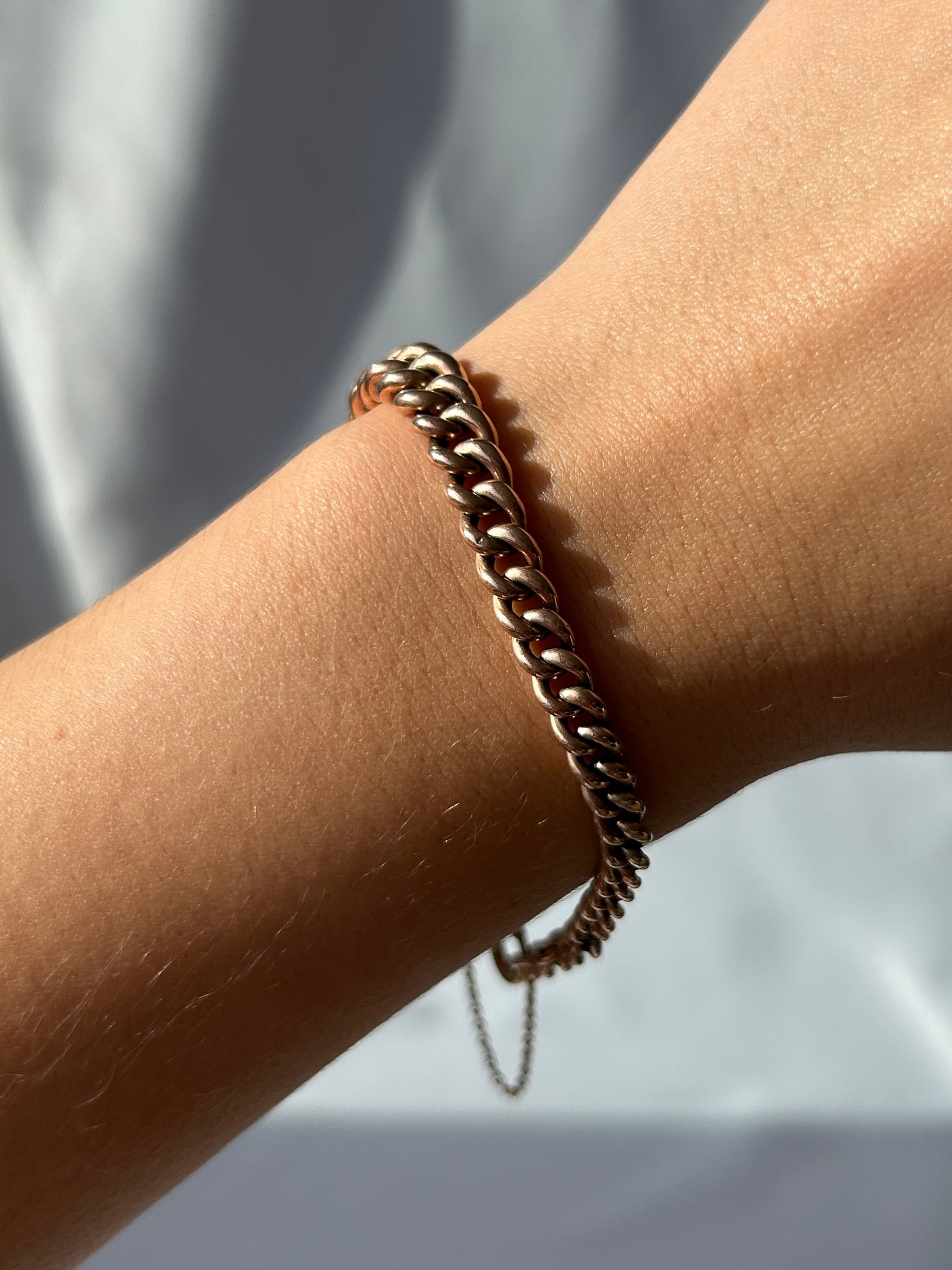 Graduated 9ct Gold Curb Link Bracelet - 5