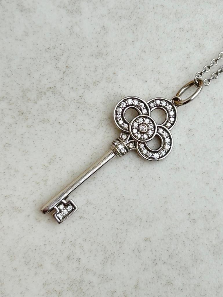 Amazing Tiffany 18ct White Gold Diamond Key Pendant on Tiffany Chain - 2