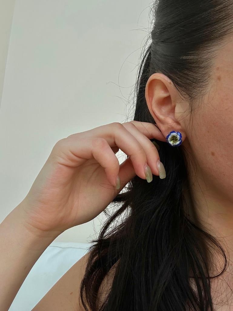 Wonderful Antique Gold and Enamel Flower Ring - 2