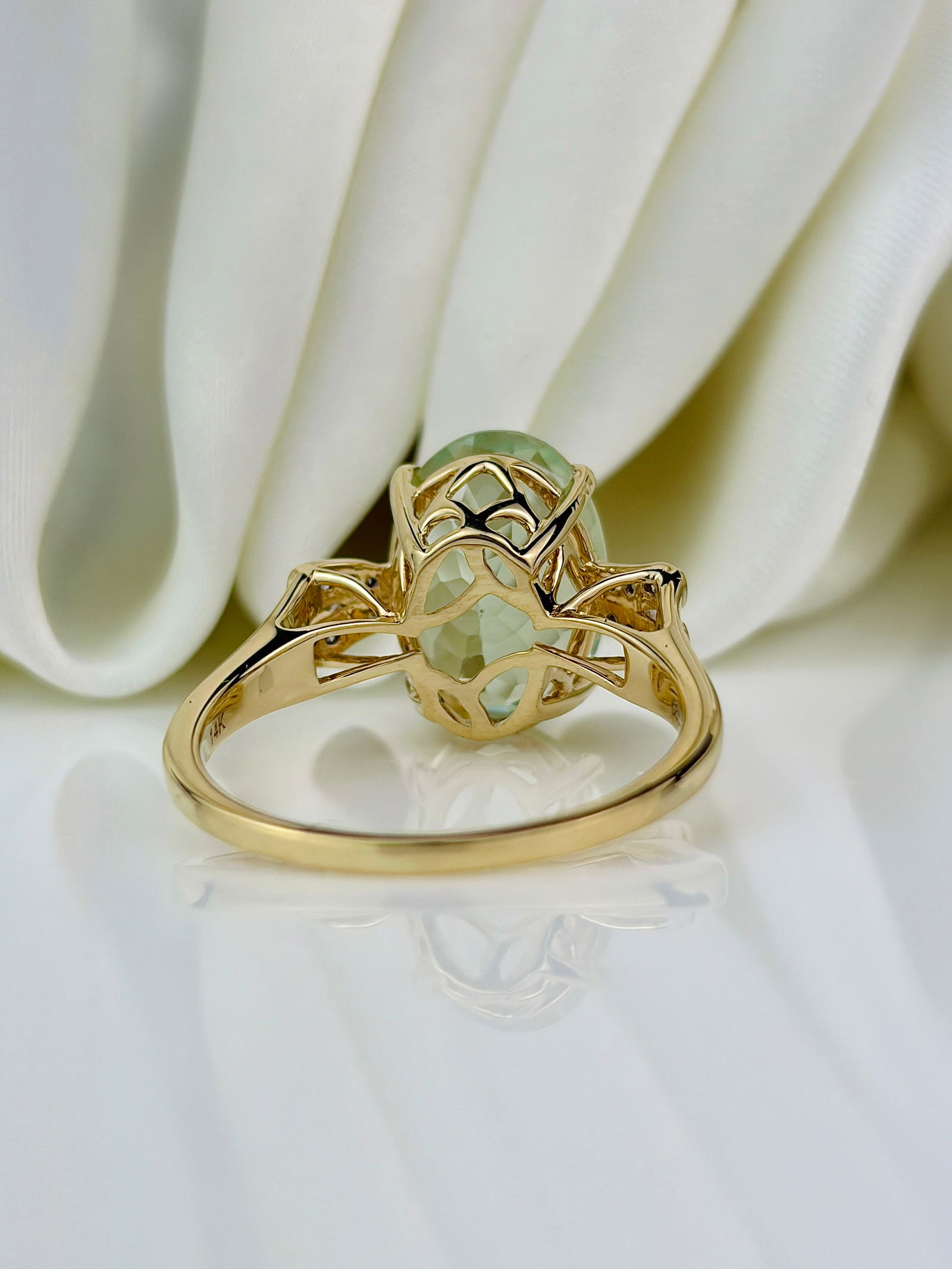 VINTAGE 14CT YELLOW GOLD AQUAMARINE AND DIAMOND COCKTAIL RING - 3