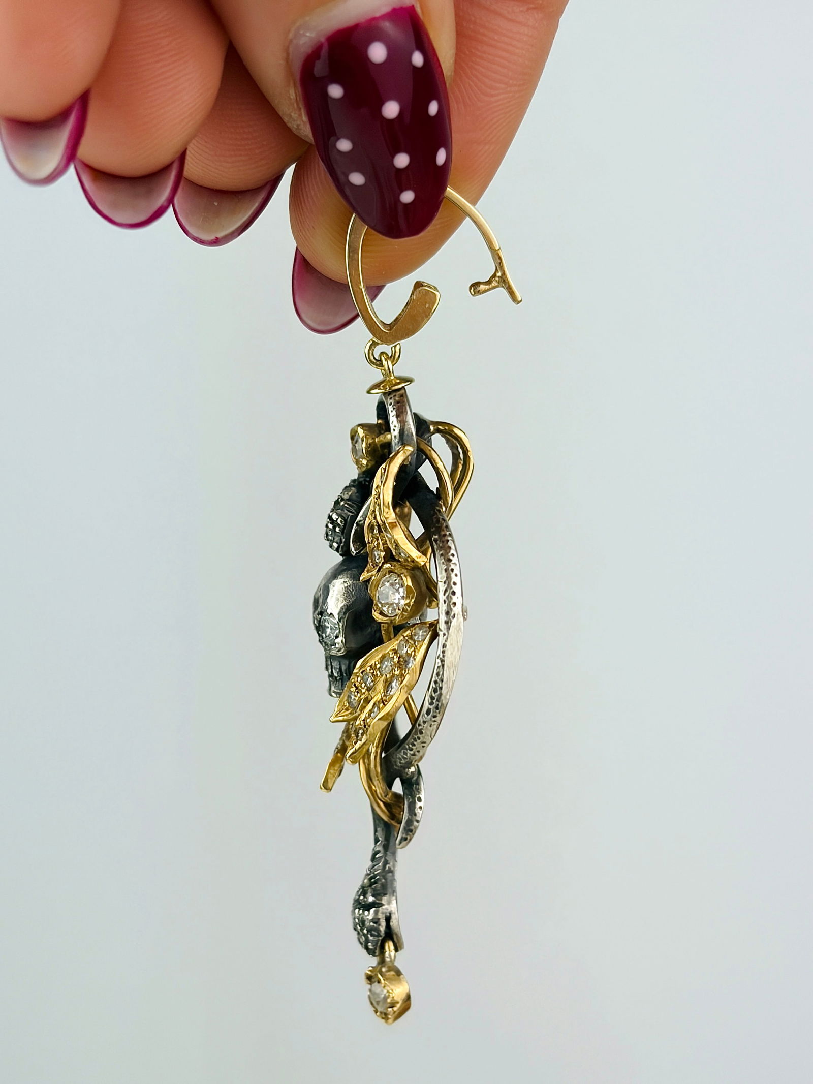 INCREDIBLE 14CT YELLOW GOLD AND SILVER DIAMOND SKULL AND SNAKES PENDANT - 2