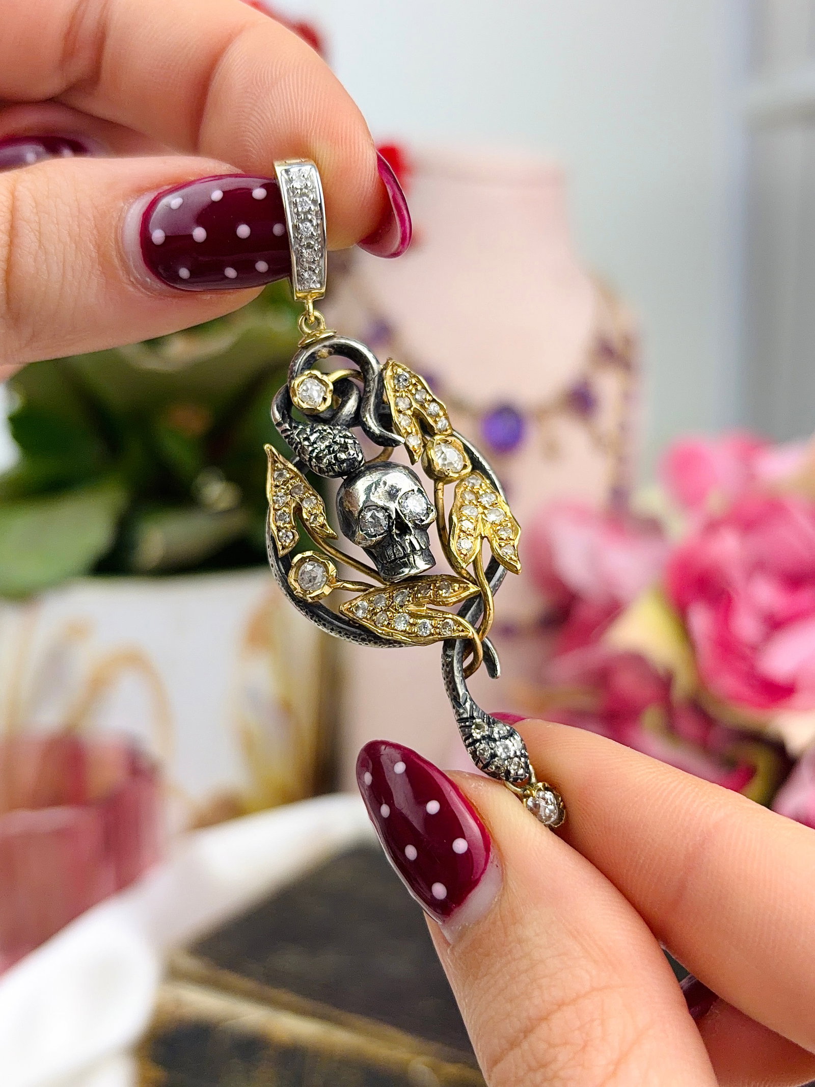 INCREDIBLE 14CT YELLOW GOLD AND SILVER DIAMOND SKULL AND SNAKES PENDANT - 8