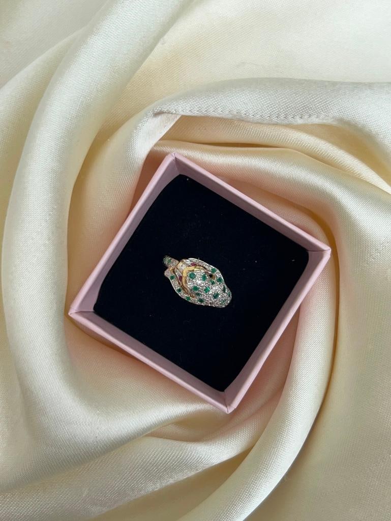 Chunky 18ct yellow gold diamond and emerald panther ring with ruby eyes - 4