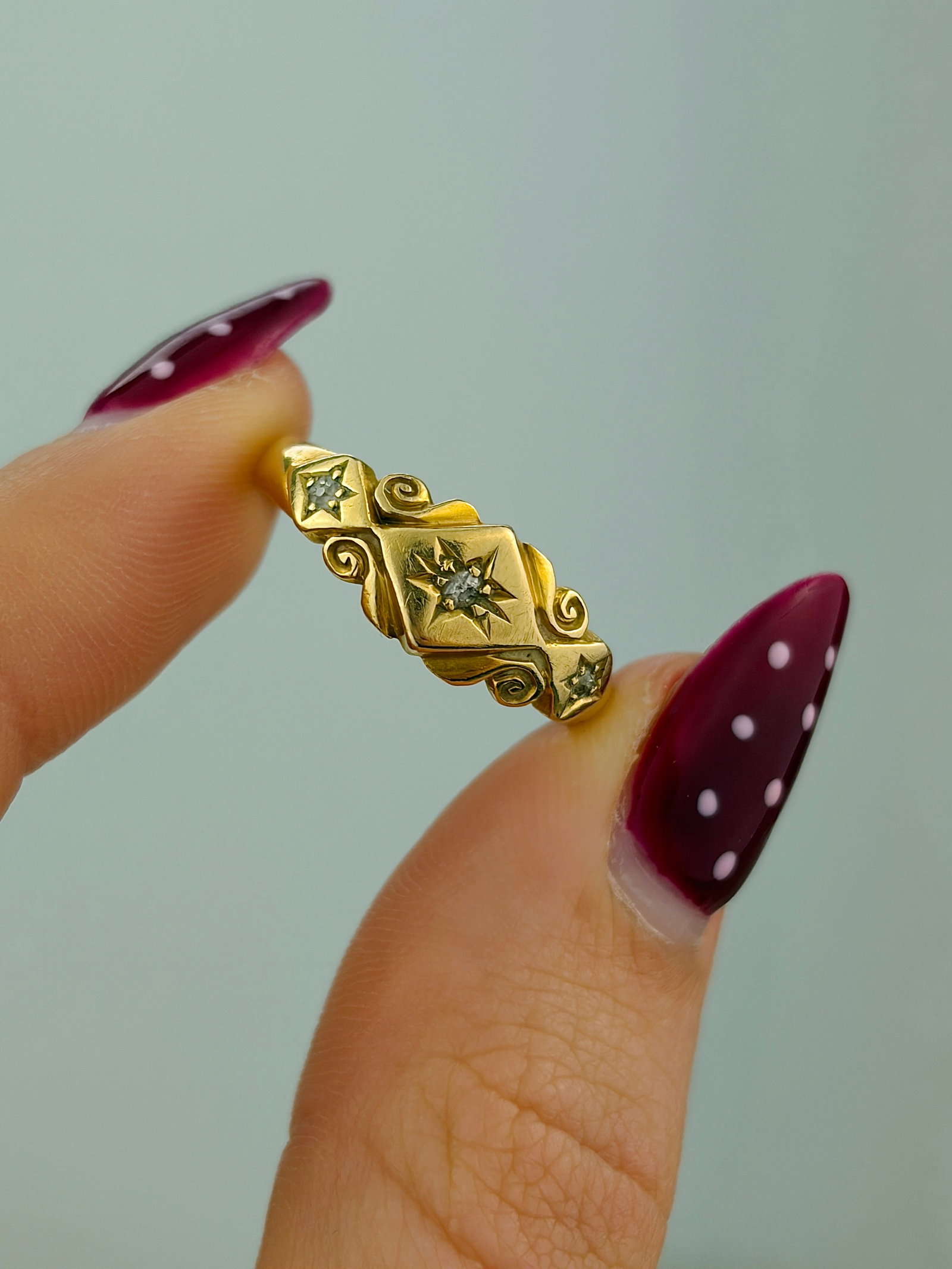 HEAVY c.1900 ANTIQUE 18CT YELLOW GOLD DIAMOND STAR SET 3 STONE RING - 5