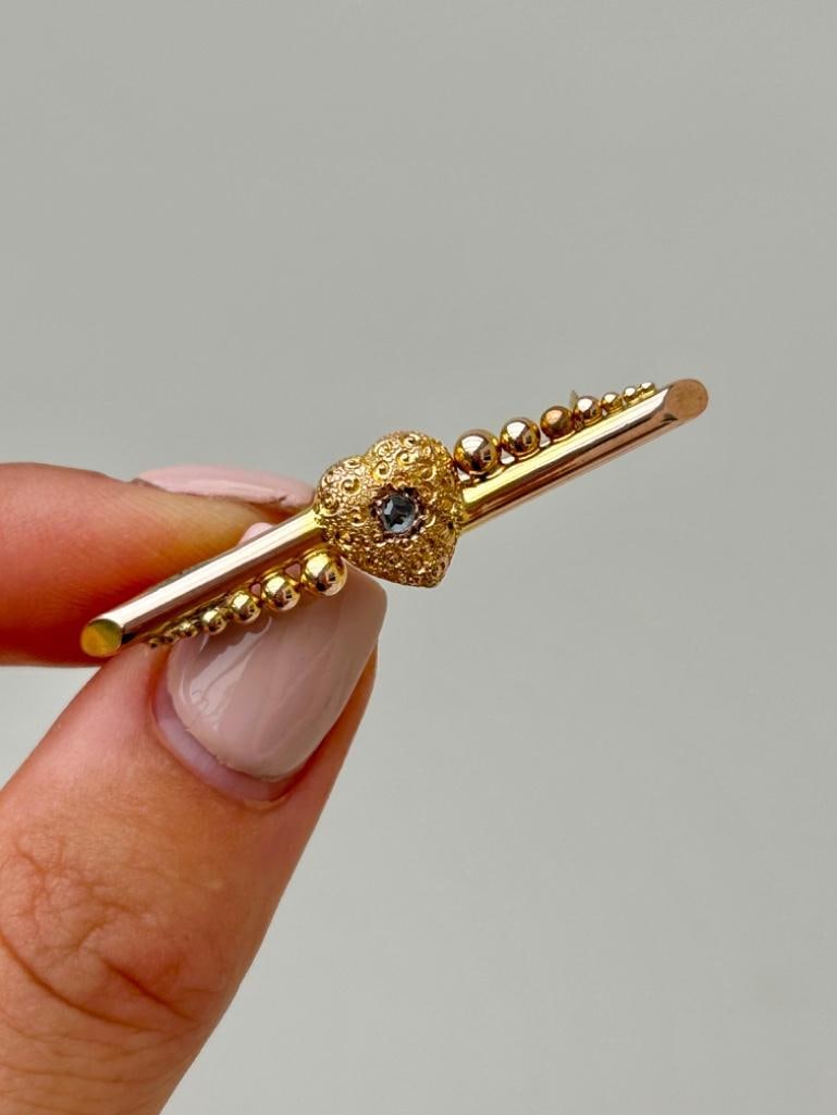 Antique 9ct Gold Diamond Heart Bar Brooch: Antique 9ct Gold Diamond Heart Bar Brooch the sweetest heart brooch! measurements size 41mm x 9mm weight 1.89g stamped 9ct materials 9ct gold and diam