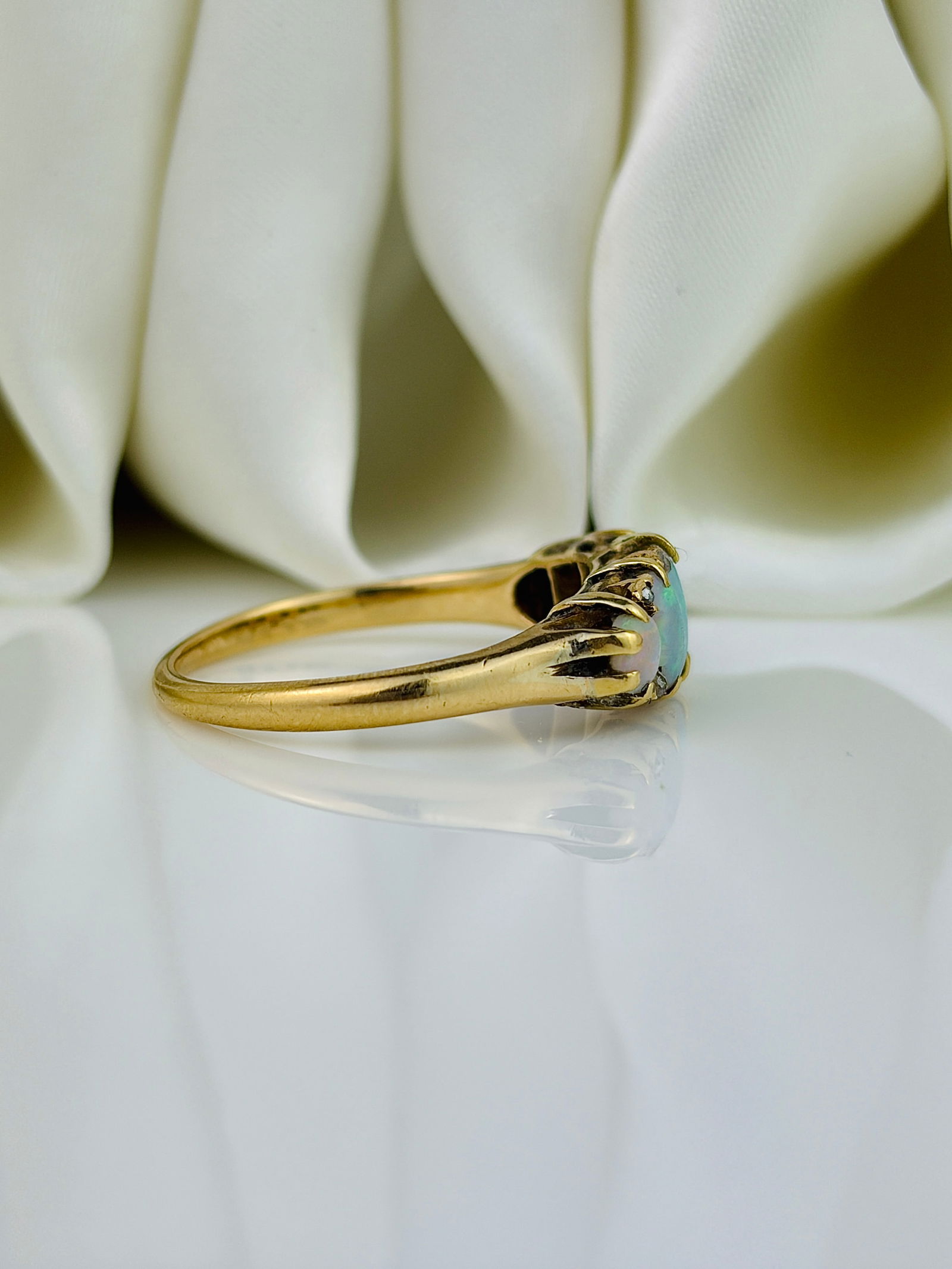 Antique 18ct Yellow Gold Opal 5 Stone Ring with Diamond Points - 2