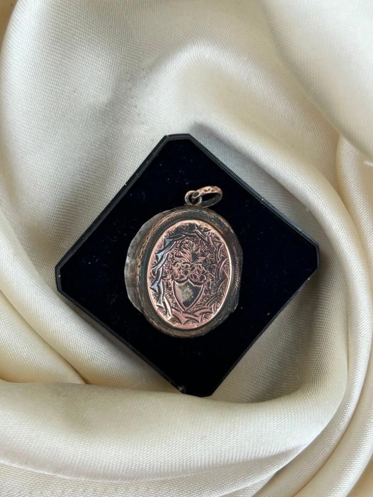 Sweet Antique 9ct Gold Floral Locket Pendant - 4