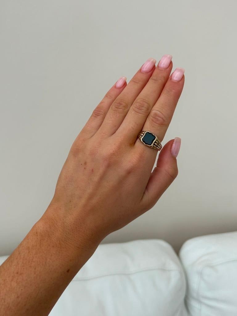 Chunky 9ct Gold Bloodstone Signet Ring - 3