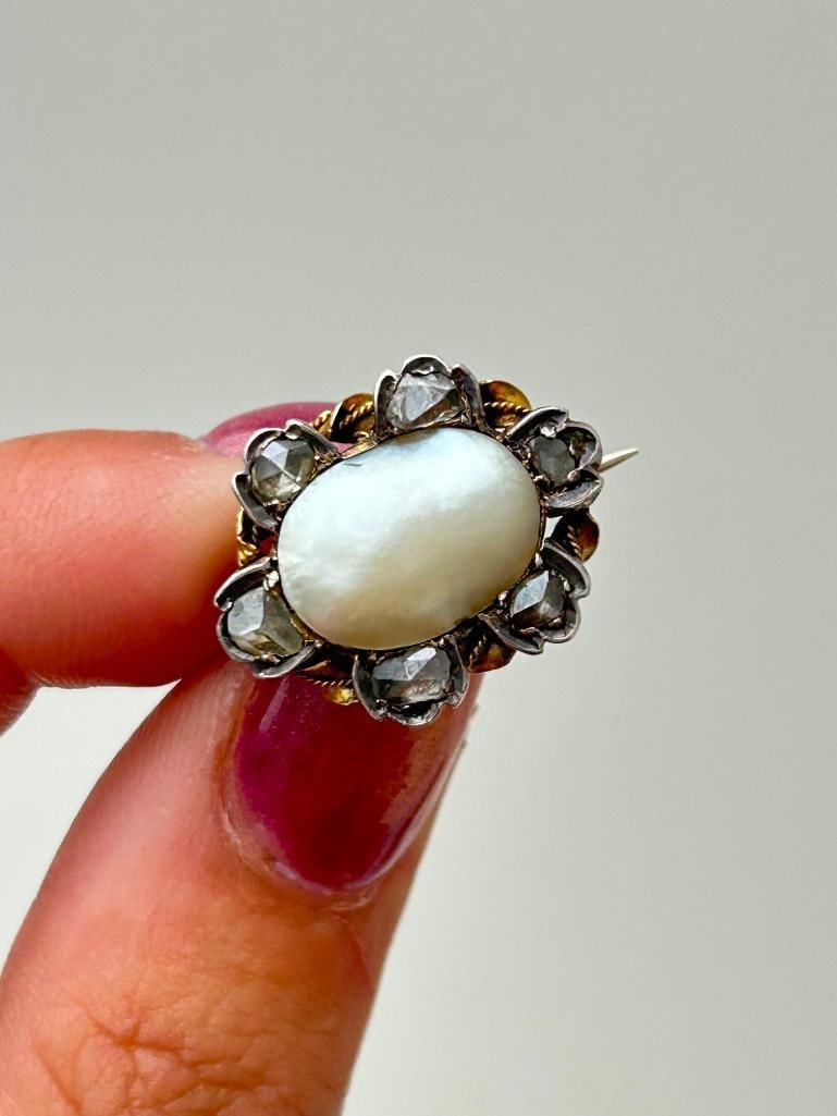 Amazing Pearl and Rose Cut Diamond Gold Brooch - 5