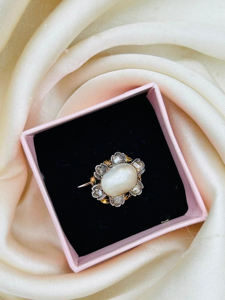 Amazing Pearl and Rose Cut Diamond Gold Brooch - 9