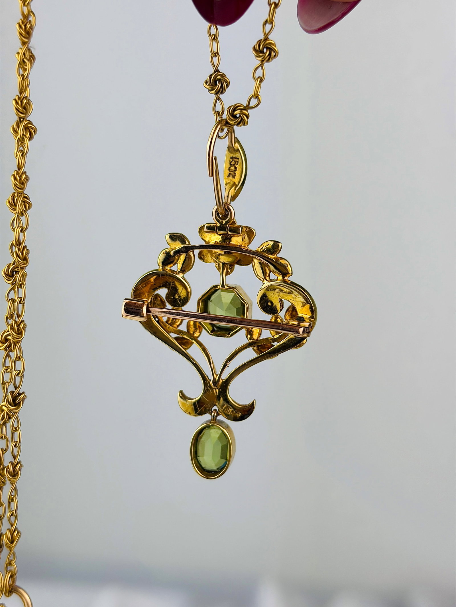 Antique 15ct Yellow Gold Peridot and Pearl Pendant on Chain in Antique Box - 6