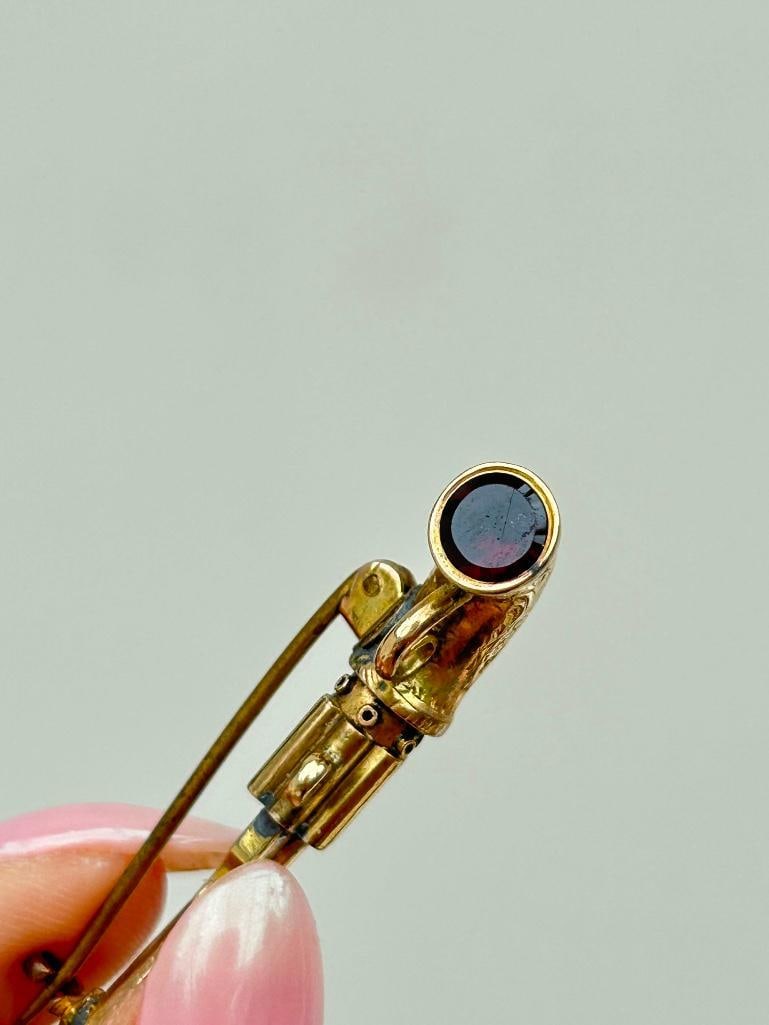 Antique 9ct gold Victorian era gun brooch with gun set handle - 6