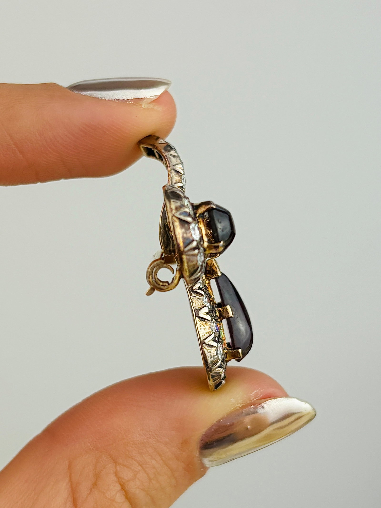 Antique Boxed Cabochon Garnet and Diamond Brooch in Silver and Gold - 3