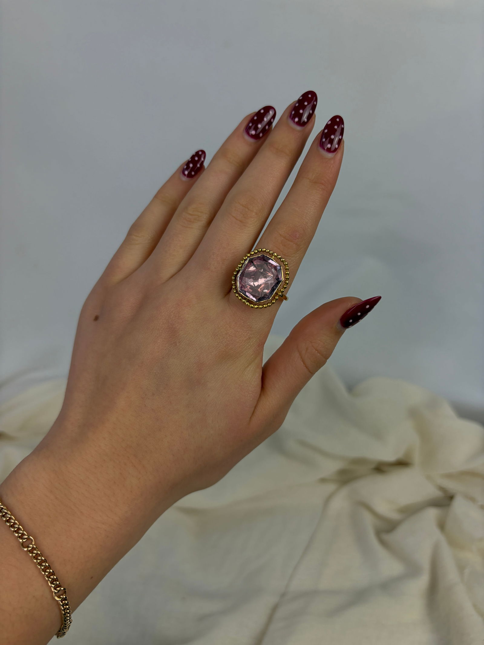 ANTIQUE 18CT GOLD FOILED BACK AMETHYST FANCY RING - 7