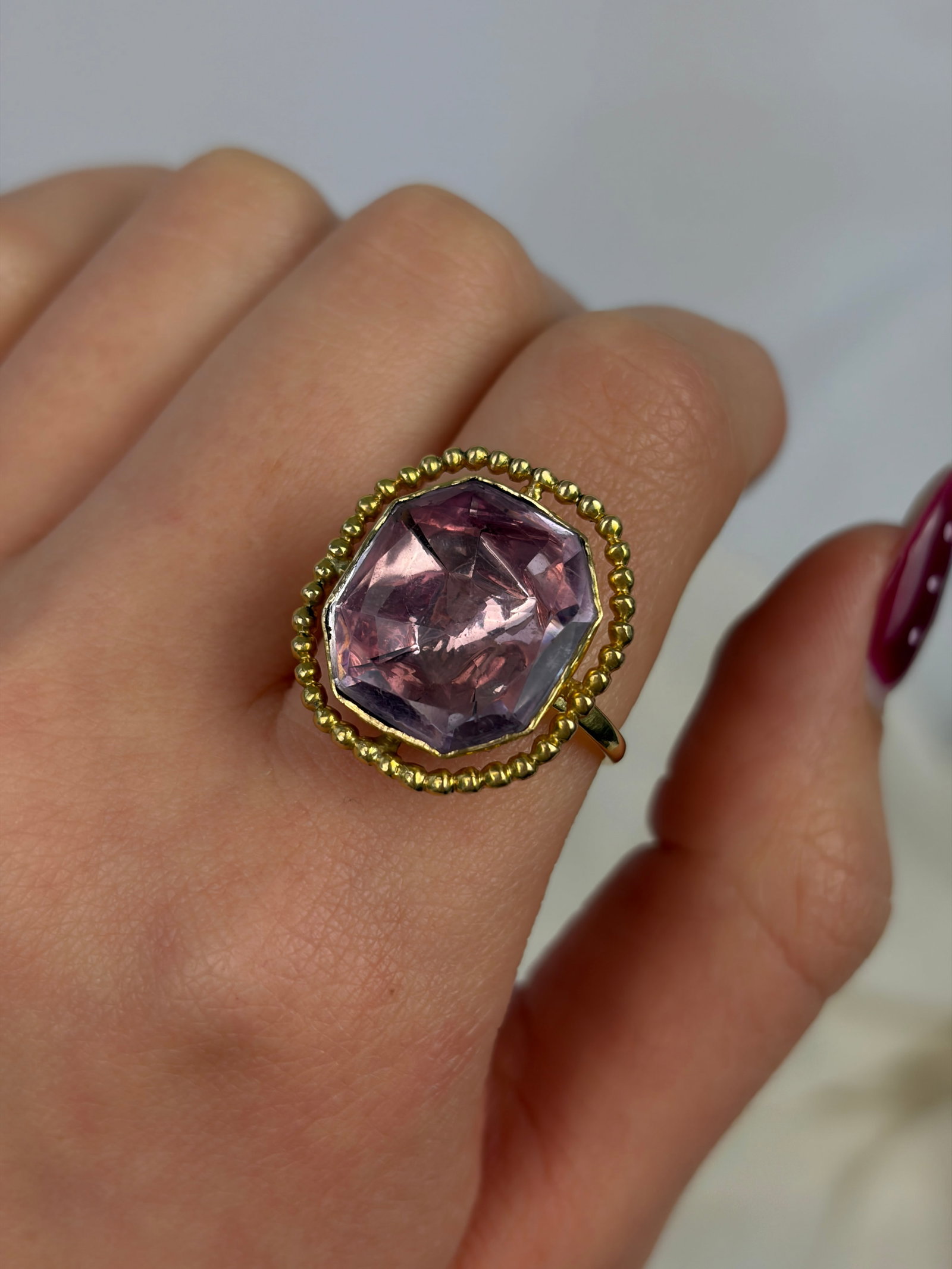 ANTIQUE 18CT GOLD FOILED BACK AMETHYST FANCY RING - 8