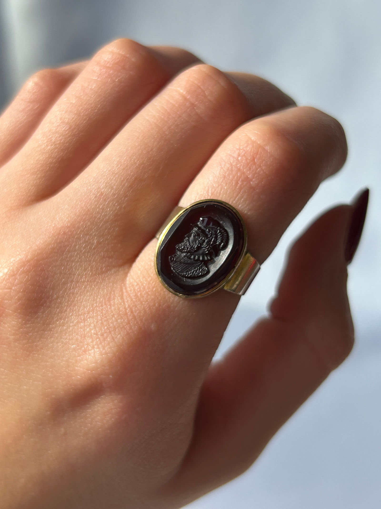 Victorian Yellow Metal Detailed Intaglio Ring - 7