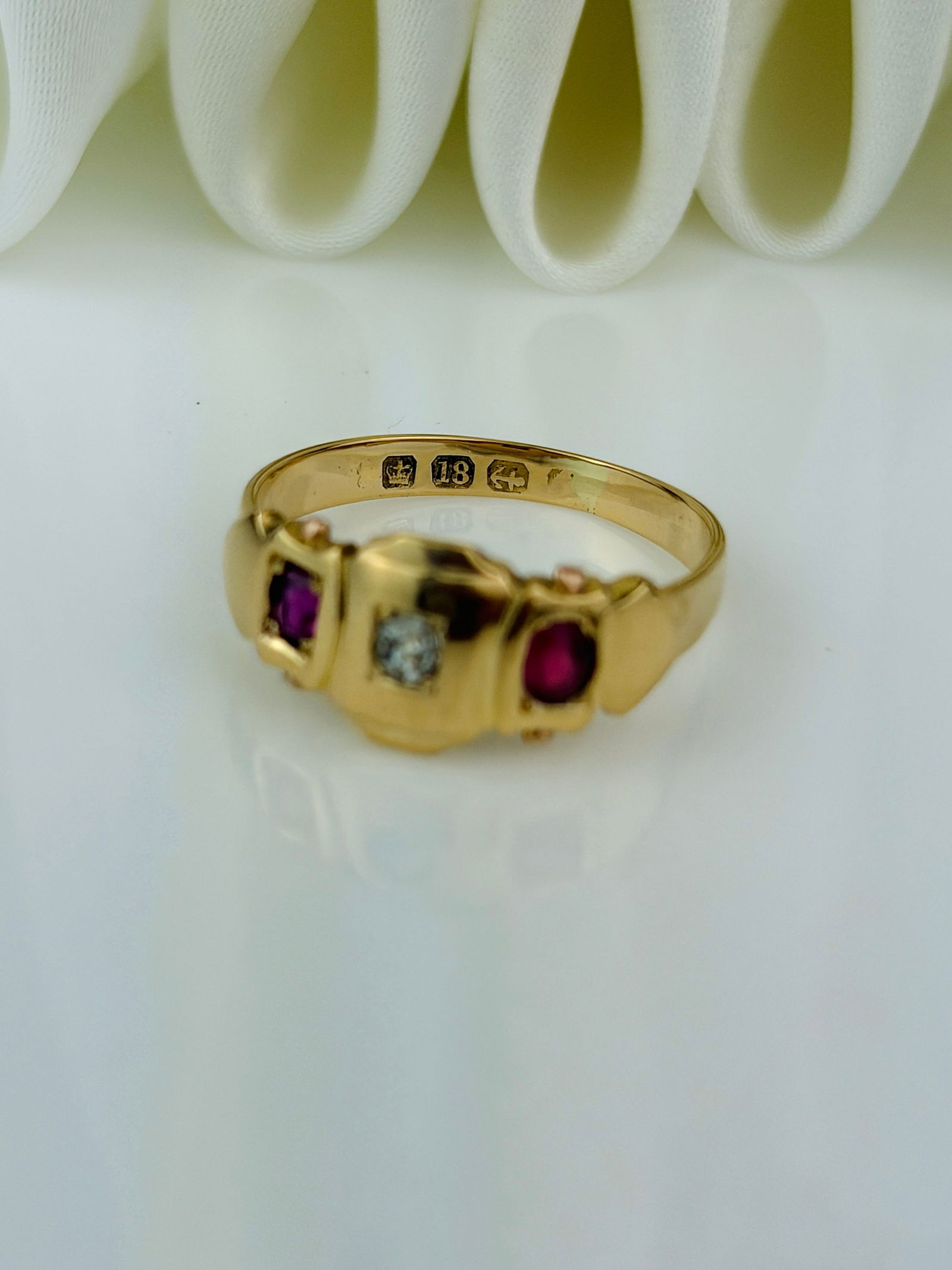 CHUNKY 18CT YELLOW GOLD RUBY AND DIAMOND 3 STONE RING - 4