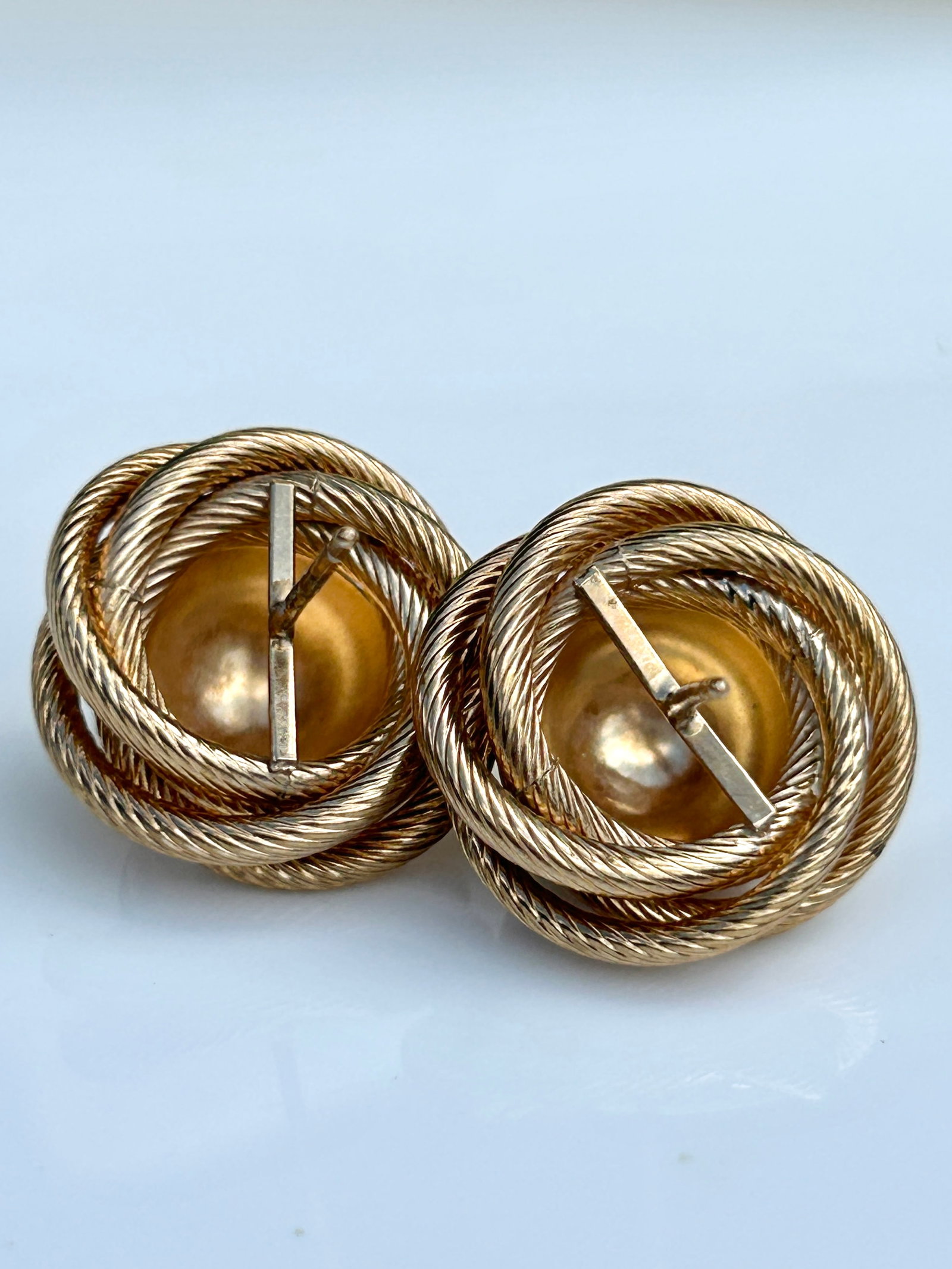 Large vintage 9ct yellow gold stud style earrings - 3