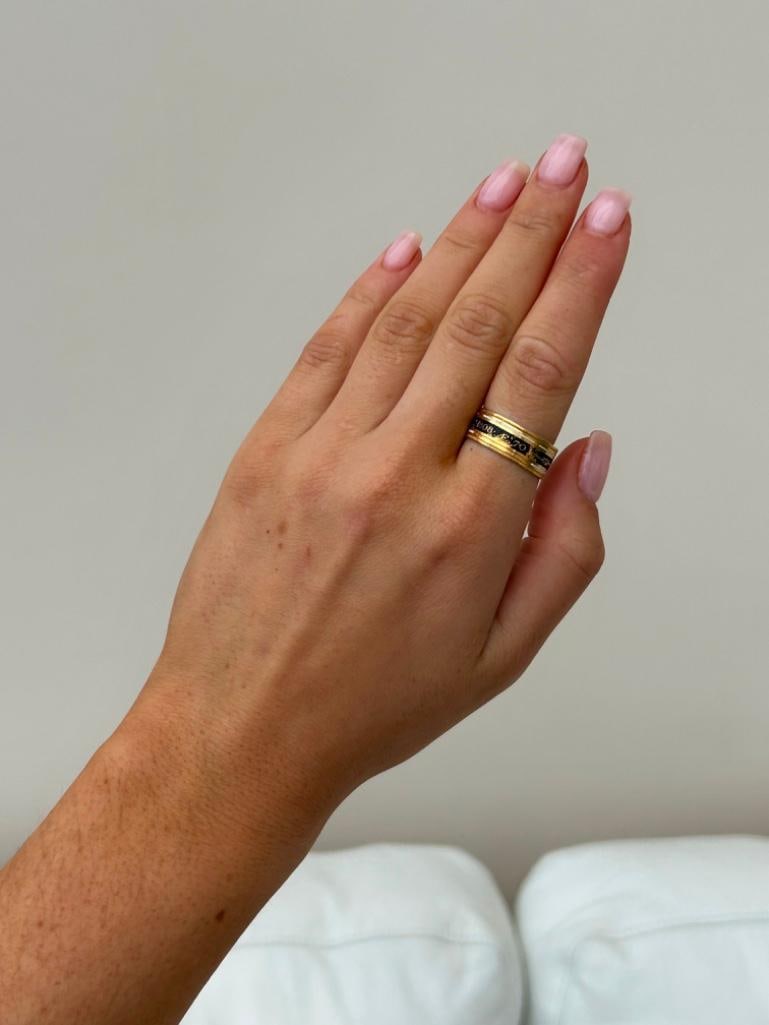 Antique Black and White Enamel 18ct Yellow Gold in Memory Of Mourning Band Ring - 4