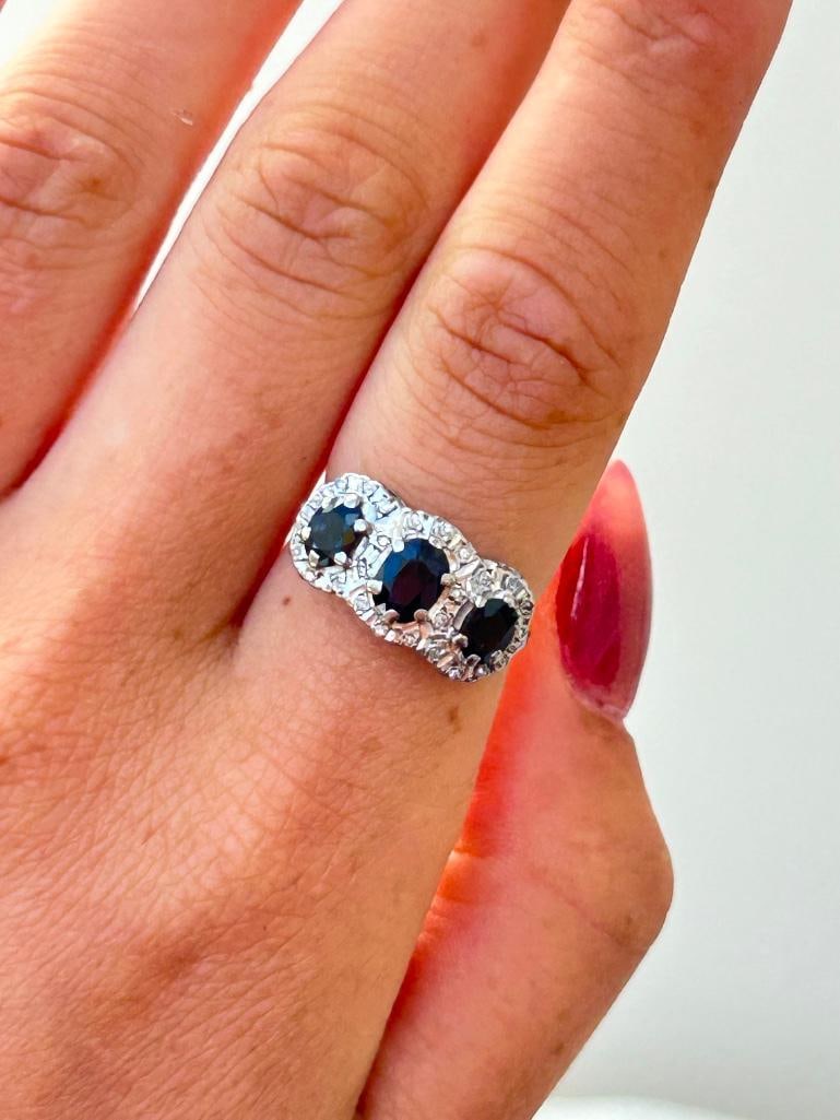 Chunky 18ct Yellow Gold Sapphire and Diamond Triple Cluster Ring - 2