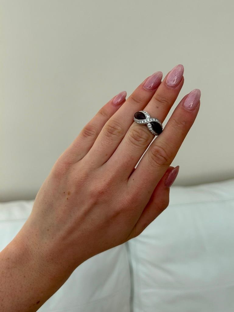 Outstanding Cabochon Garnet and Diamond 18ct White Gold Ring - 3