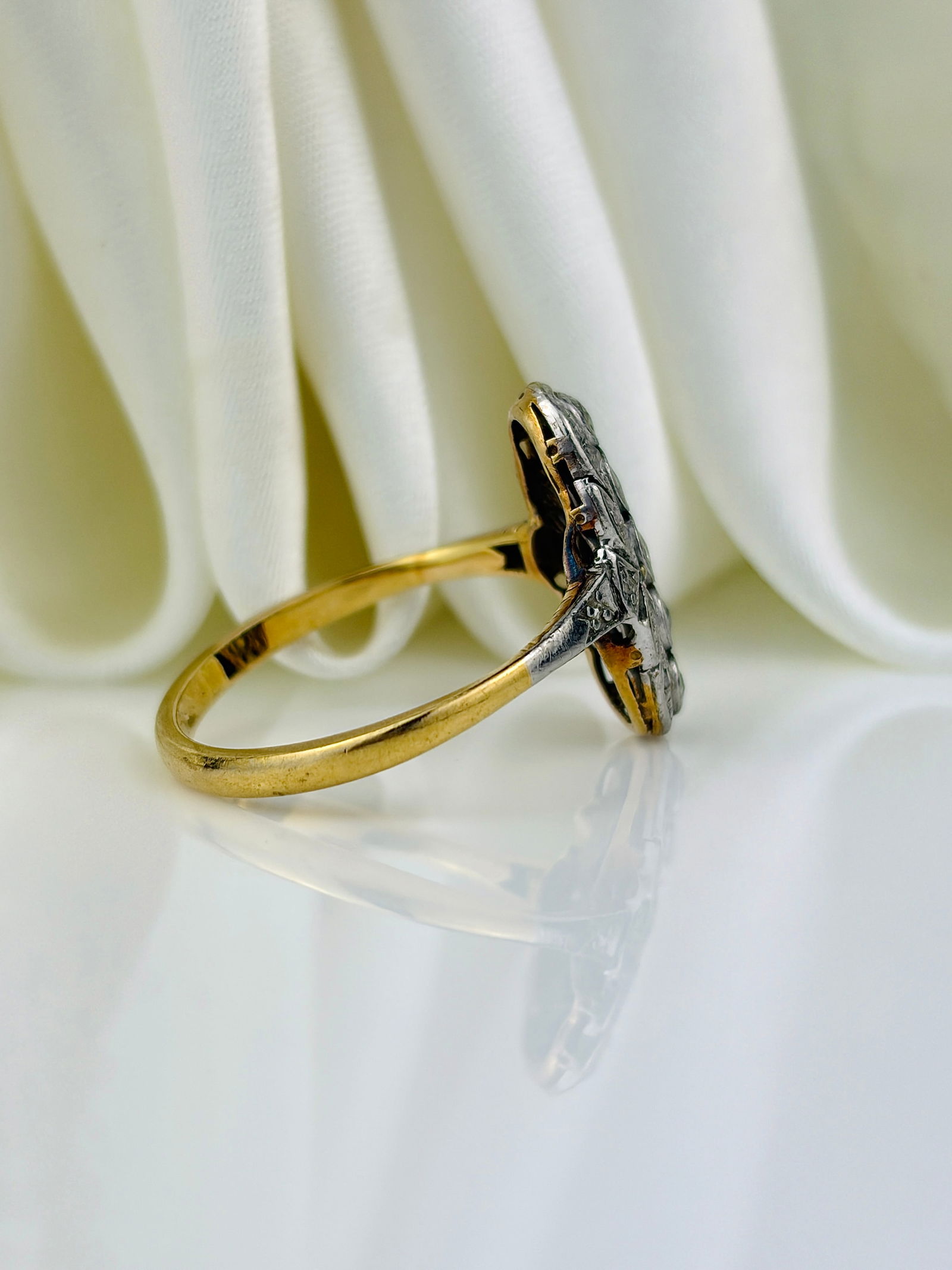 ANTIQUE ART DECO ERA 18CT YELLOW GOLD AND PLATINUM DIAMOND PANEL RING - 2