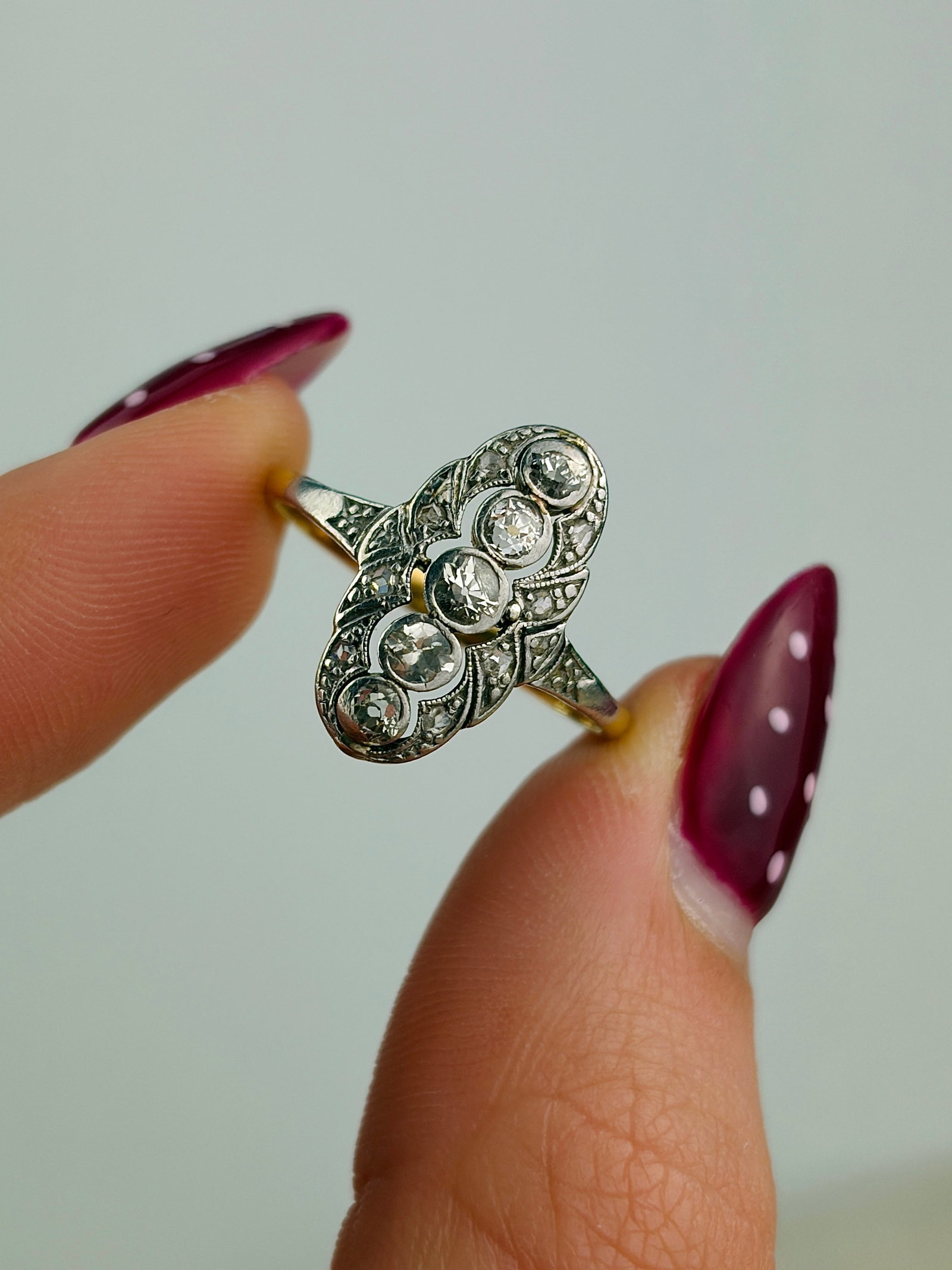 ANTIQUE ART DECO ERA 18CT YELLOW GOLD AND PLATINUM DIAMOND PANEL RING - 4