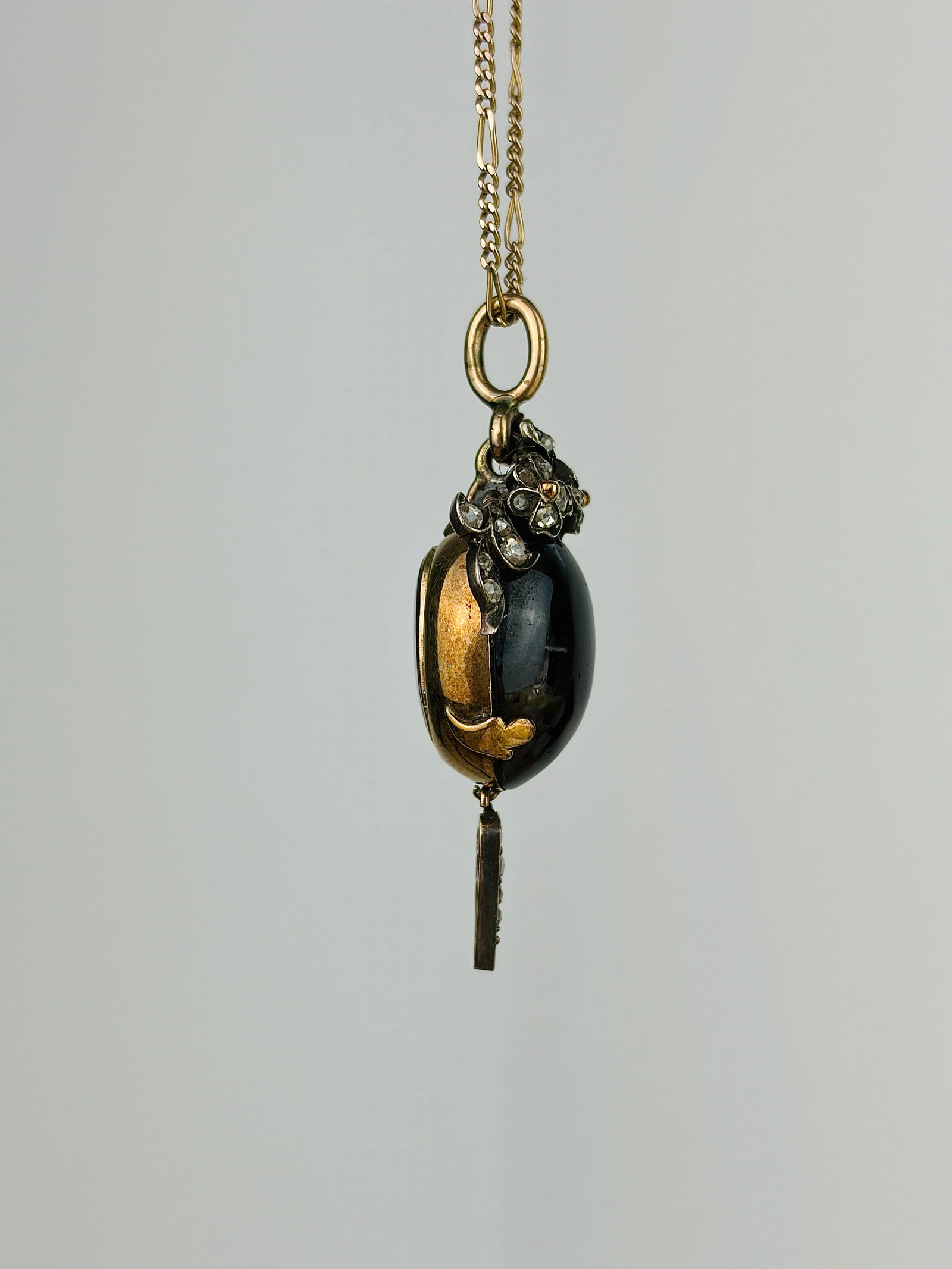 Victorian Boxed Cabochon Garnet and Rose Cut Diamond Locket Back Pendant in Gold - 7