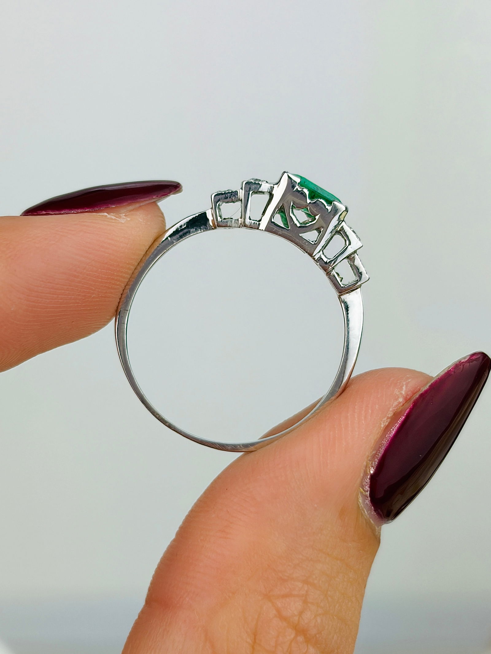 Vintage Platinum Emerald and Diamond Shoulder Ring - 6