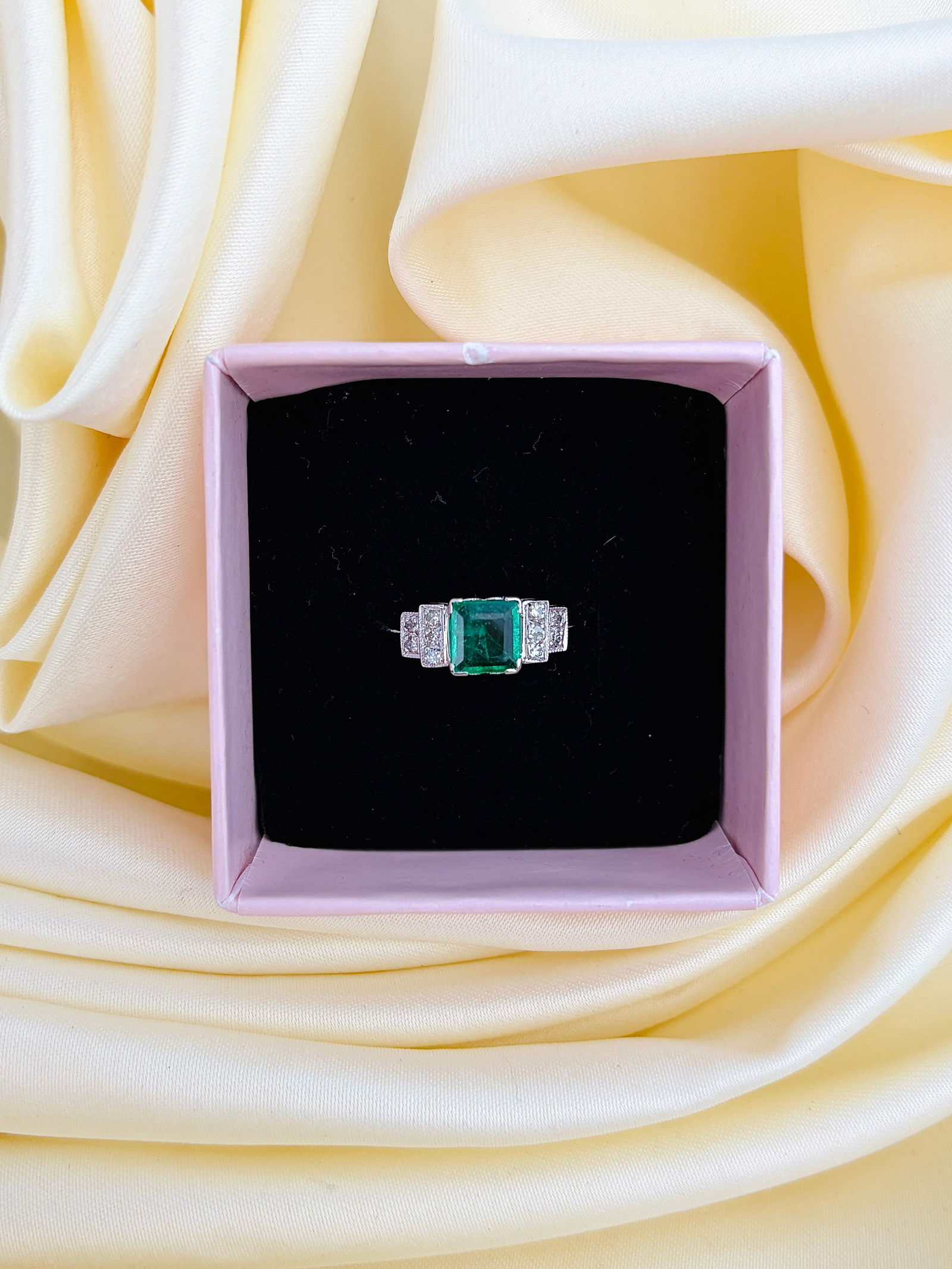 Vintage Platinum Emerald and Diamond Shoulder Ring - 7