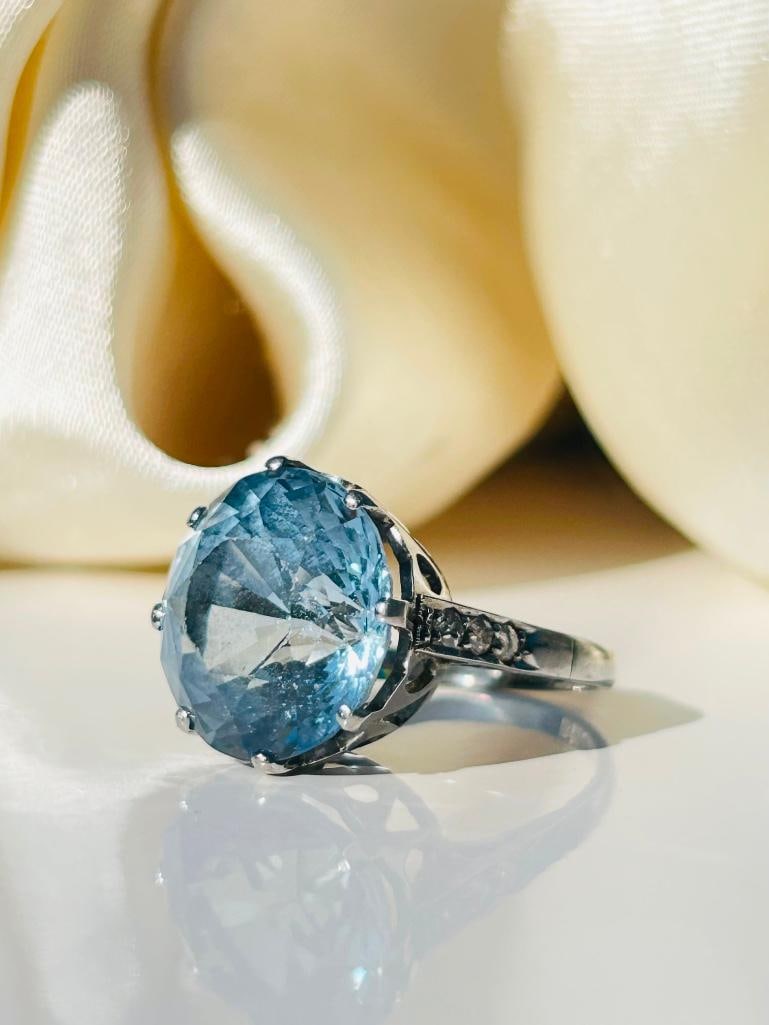 Huge blue topaz and diamond 14ct gold cocktail ring - 3