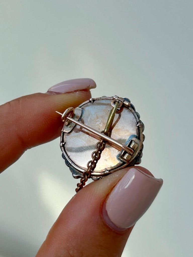 Edwardian Era Green Enamel and Rose Cut Diamond Gold Brooch - 4