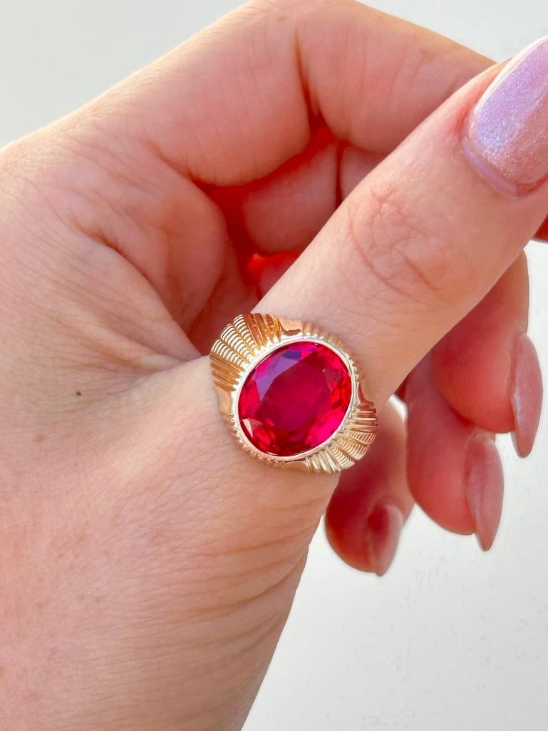 Large Synthetic Ruby Heavy 18ct Yellow Gold Signet Ring - 7