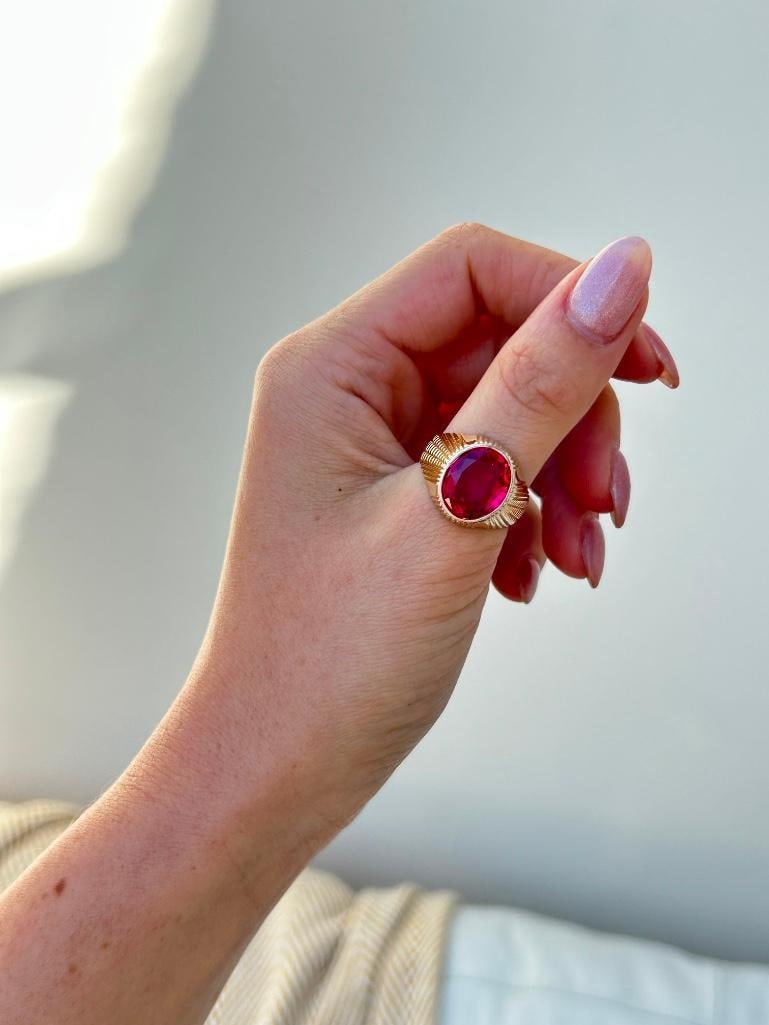 Large Synthetic Ruby Heavy 18ct Yellow Gold Signet Ring - 8
