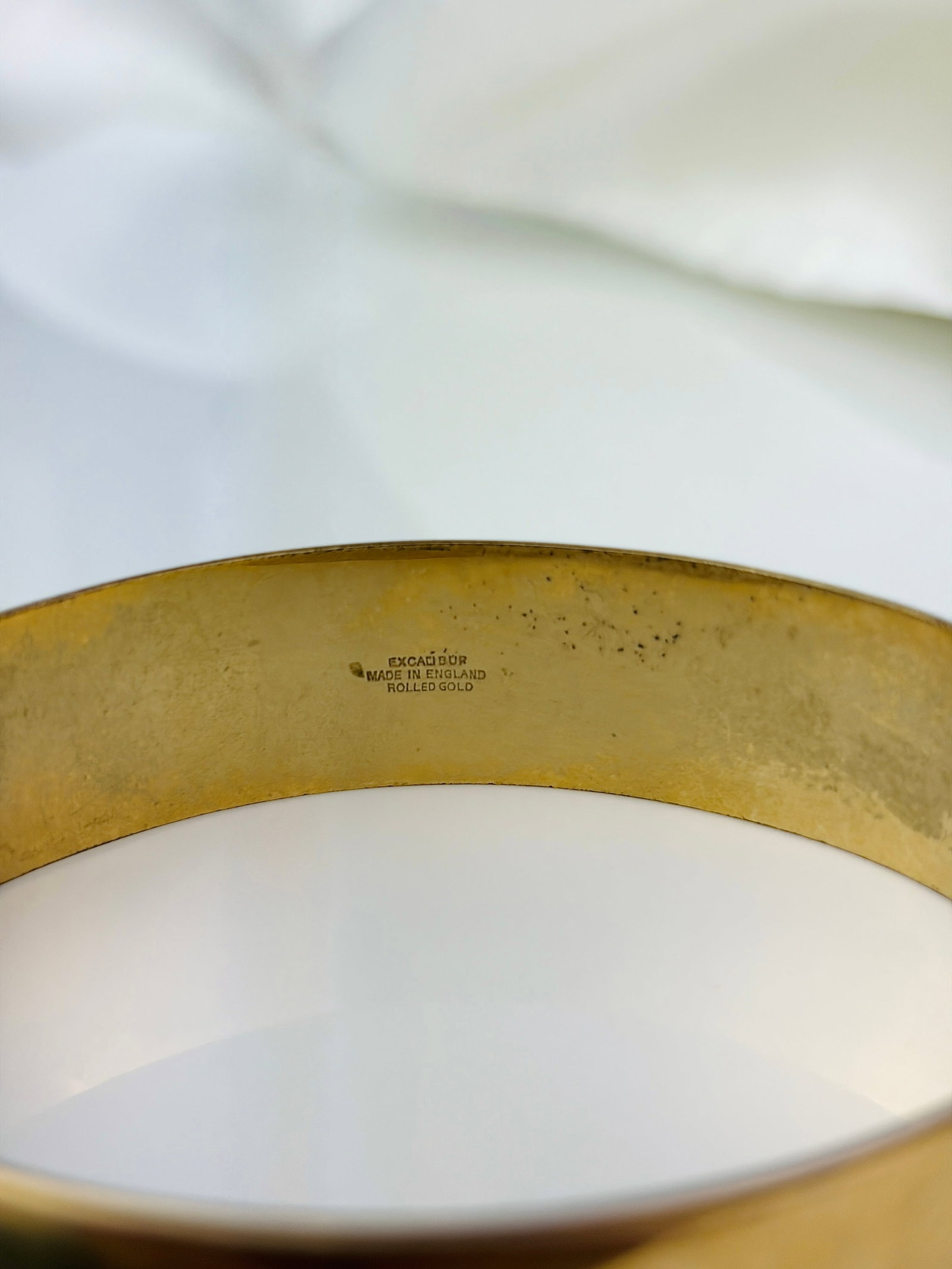 CHUNKY VINTAGE ROLLED GOLD BANGLE - SWIRL DESIGN - 4