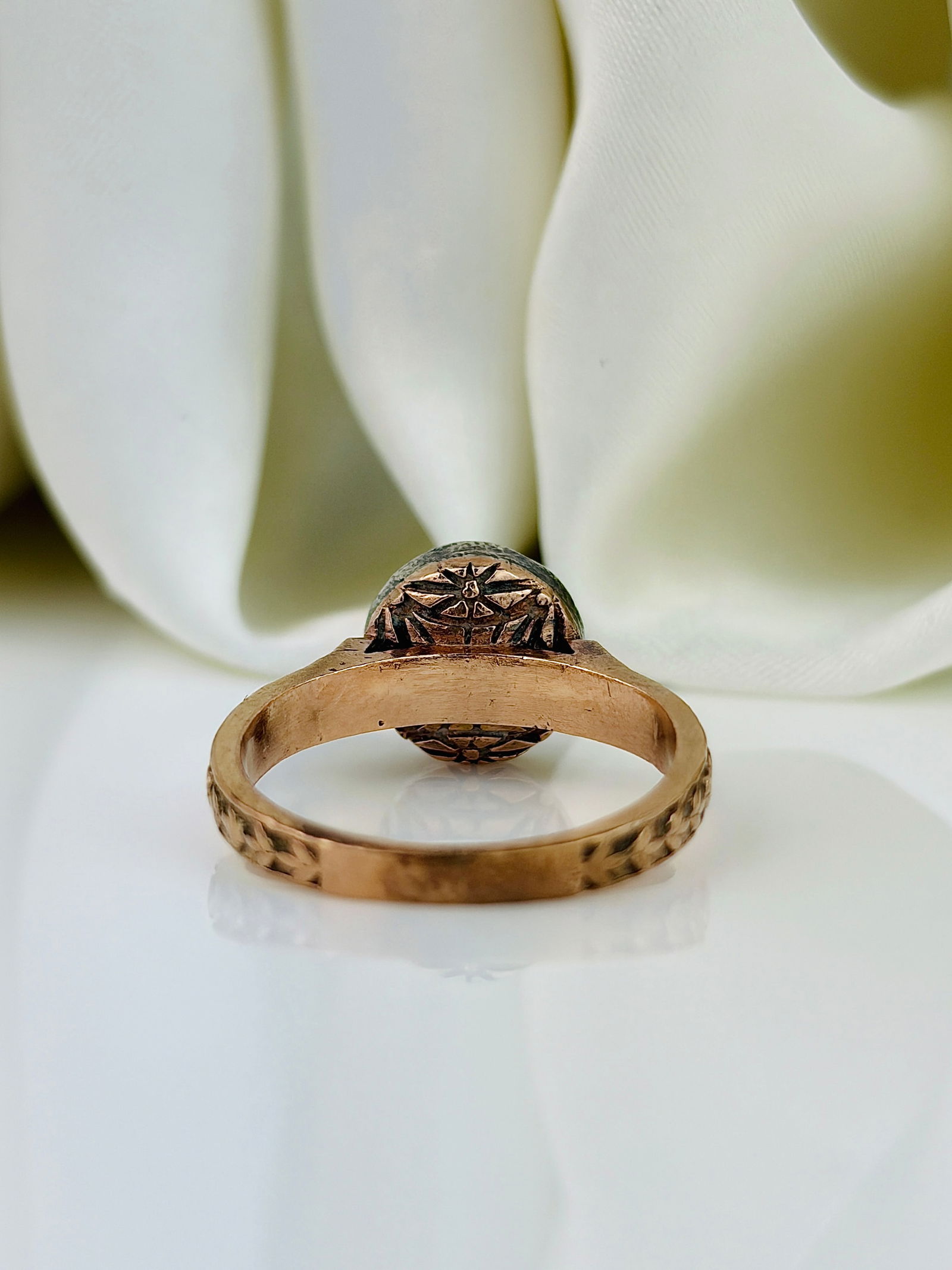 Antique Rose Cut Diamond Target Ring in 9ct Gold - 3