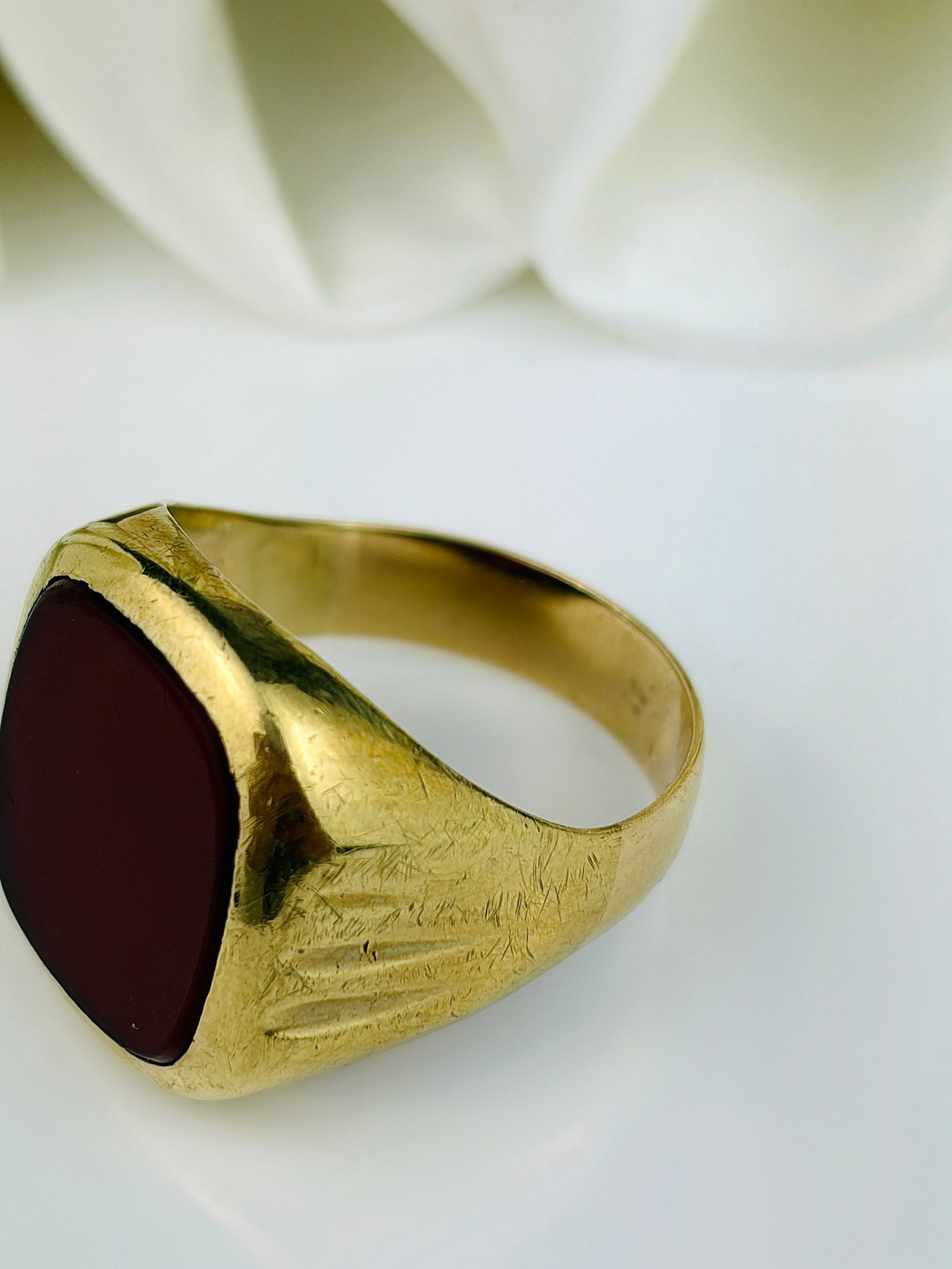 Chunky Vintage Carnelian Signet Ring in Gold - 4