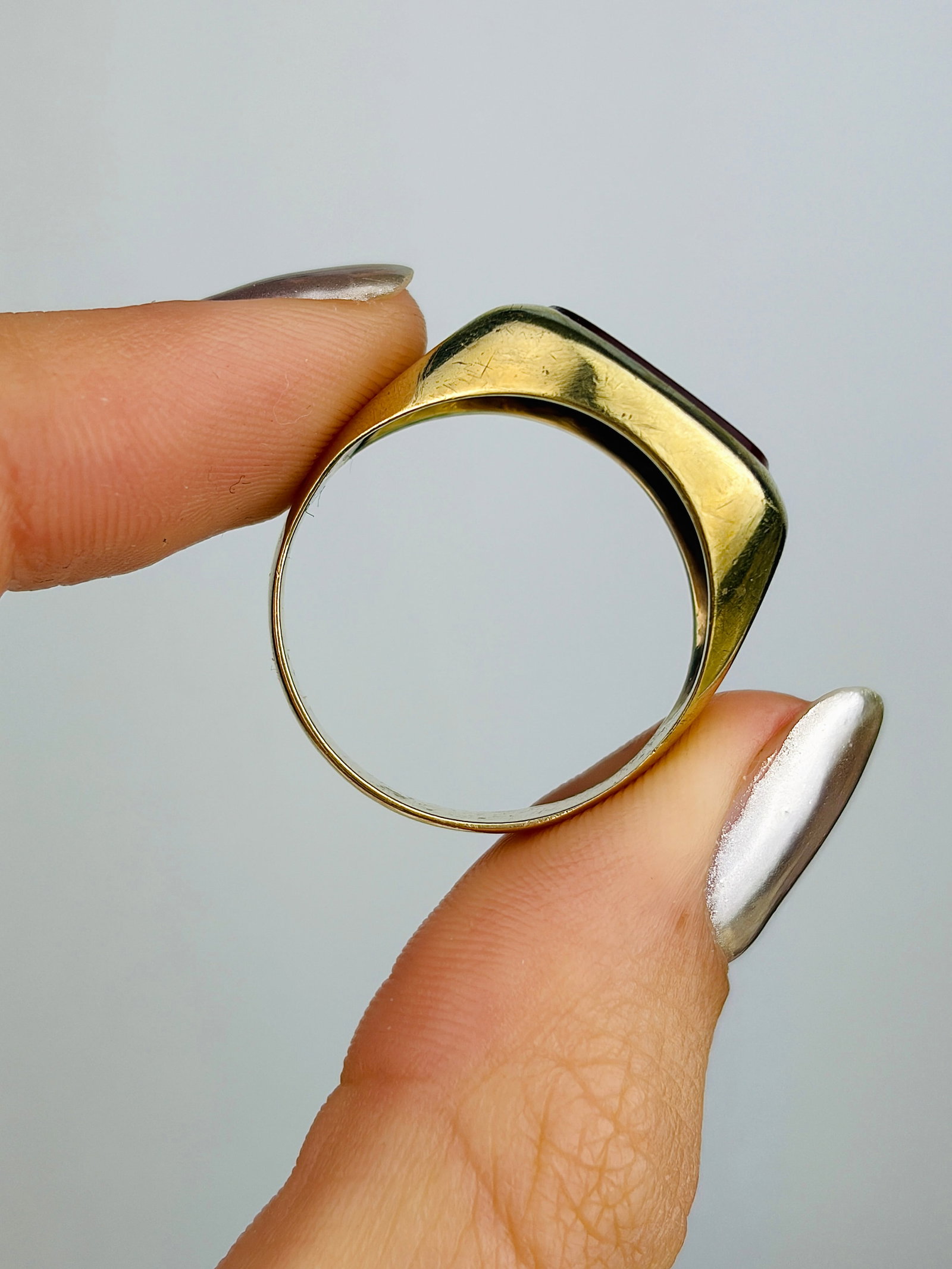 Chunky Vintage Carnelian Signet Ring in Gold - 6