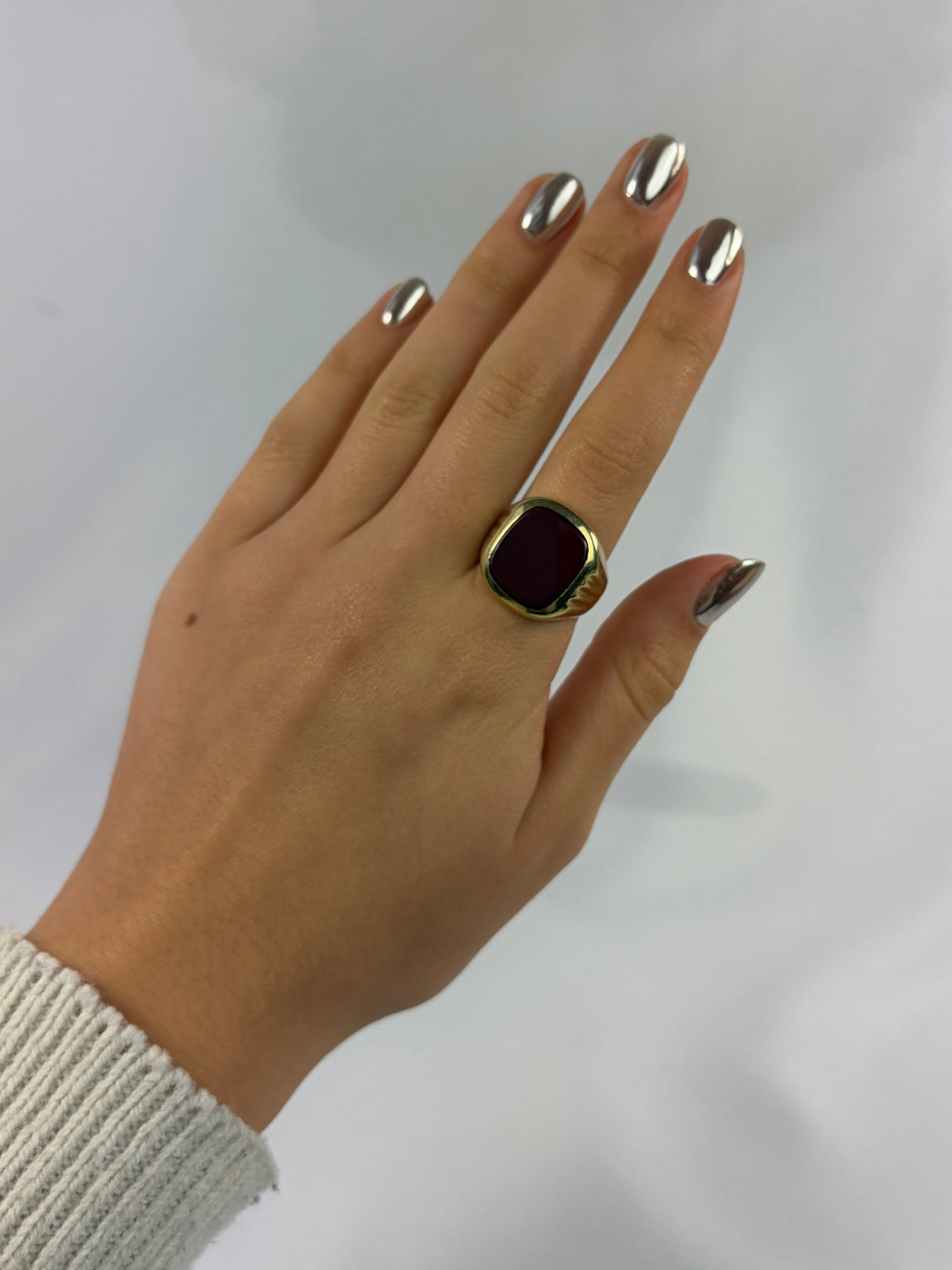 Chunky Vintage Carnelian Signet Ring in Gold - 8