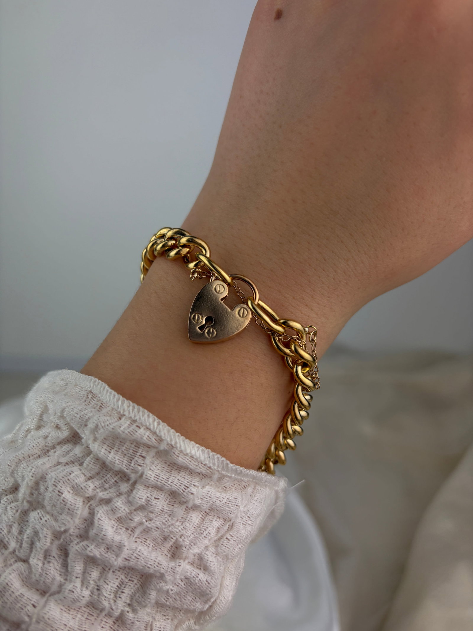 CHUNKY ANTIQUE CURB LINK BRACELET WITH HEART PADLOCK - 4
