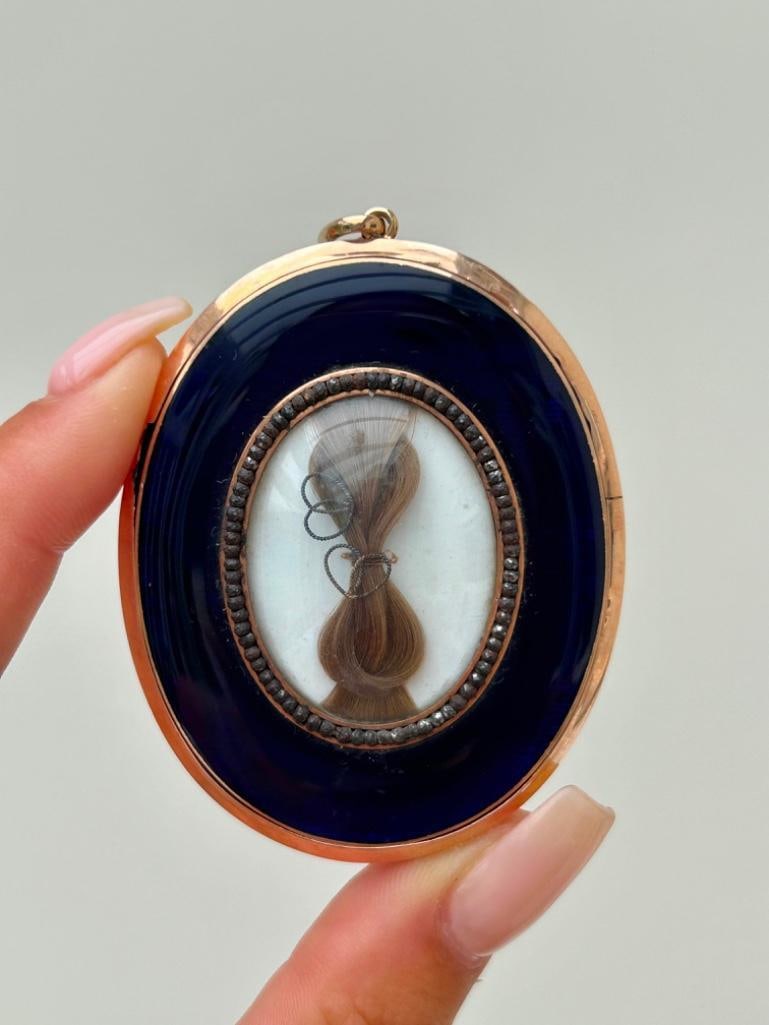 Large Bristol Blue Glass Painted Portrait Pendant: Large Bristol Blue Glass Painted Portrait Pendant wonderful large pendant, truly charming! measurements length 66mm width 51mm weight 44.31g mate